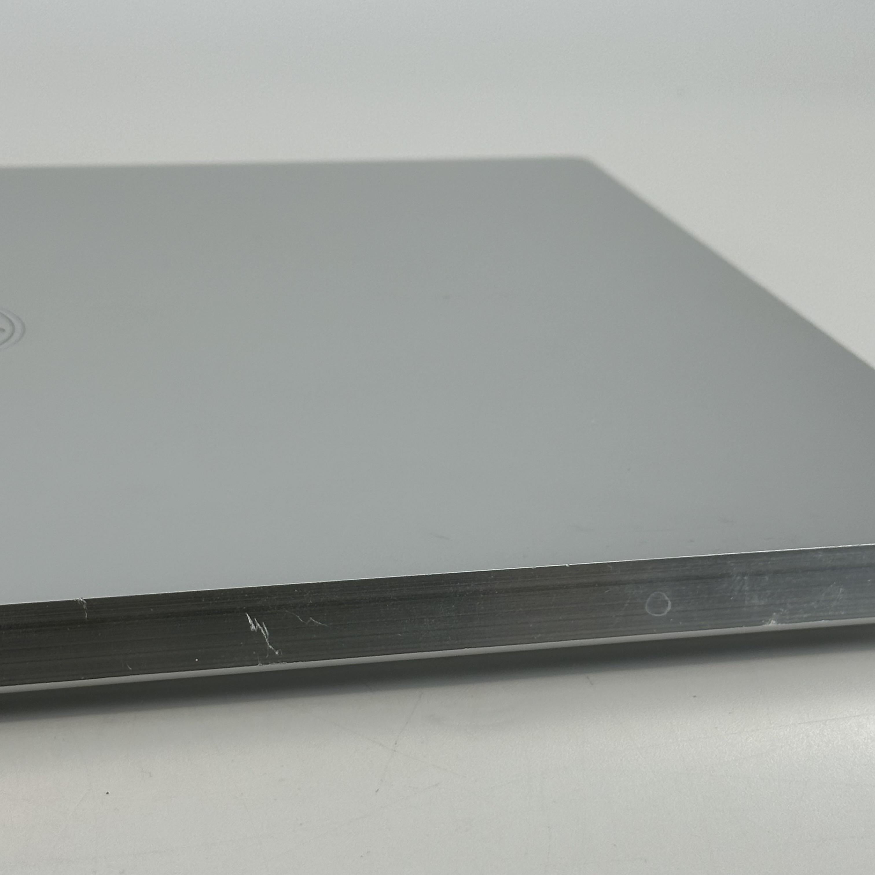 Dell XPS 15 9510 Silver 2.3 GHz Intel Core i7 11th Gen. 32GB RAM 1TB Solid State Drive NVIDIA GeForce RTX 3050 Ti 4 GB