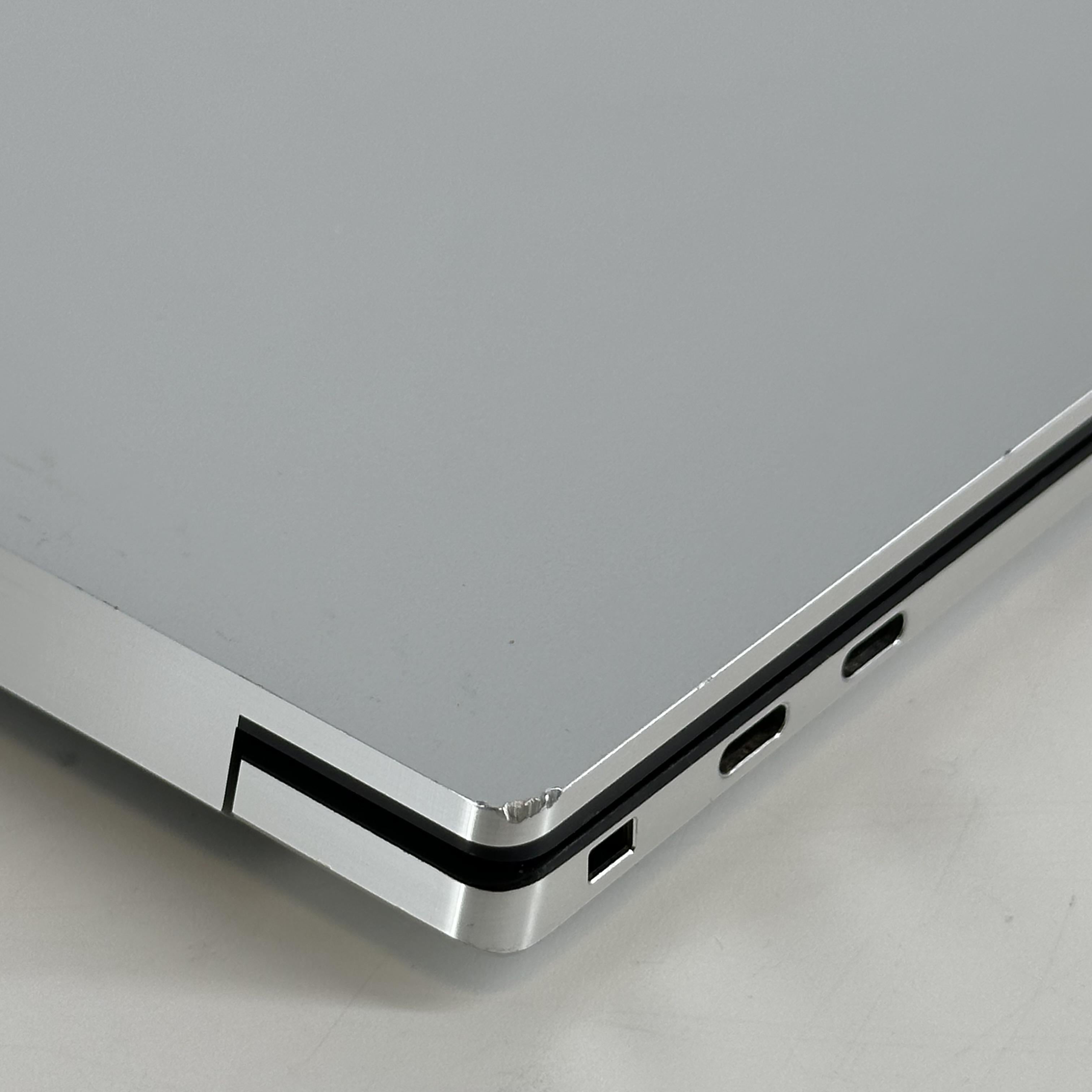Dell XPS 15 9510 Silver 2.3 GHz Intel Core i7 11th Gen. 32GB RAM 1TB Solid State Drive NVIDIA GeForce RTX 3050 Ti 4 GB