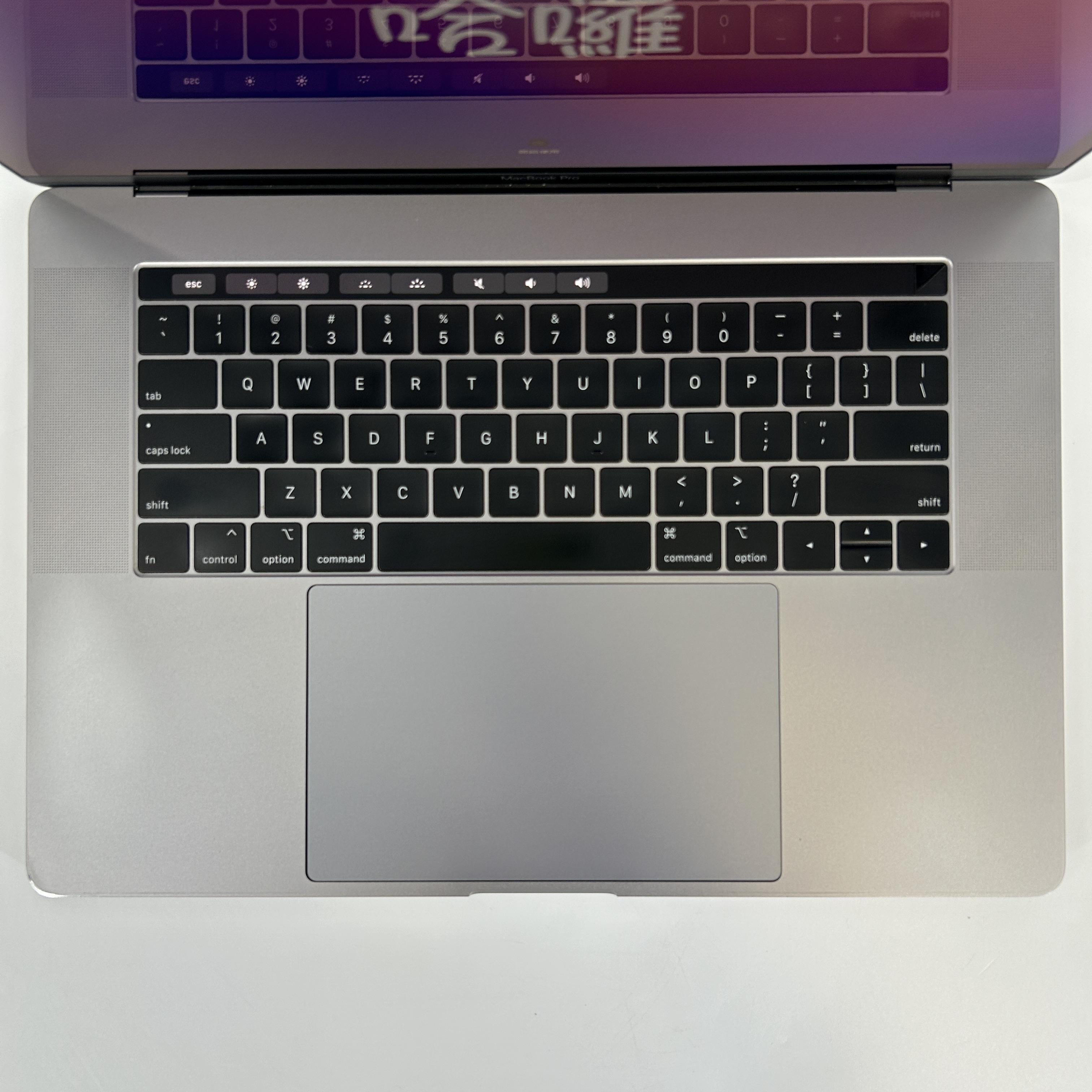 Apple MacBook Pro 15 Touch Bar 2018 Space Gray 2.9 GHz Intel Core i9 8th Gen. 32GB RAM 1TB Solid State Drive AMD Radeon Pro 560X 4 GB