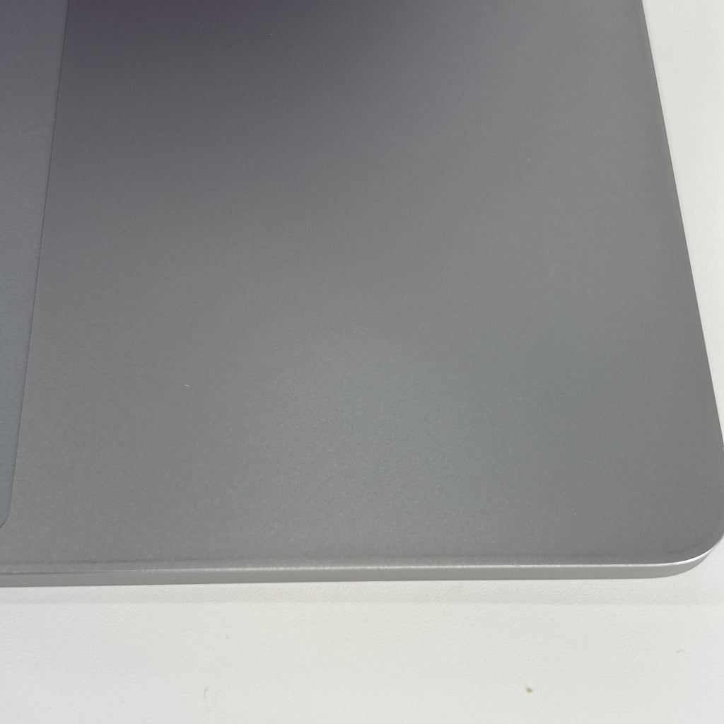 Apple MacBook Pro 15 Touch Bar 2018 Space Gray 2.9 GHz Intel Core i9 8th Gen. 32GB RAM 1TB Solid State Drive AMD Radeon Pro 560X 4 GB