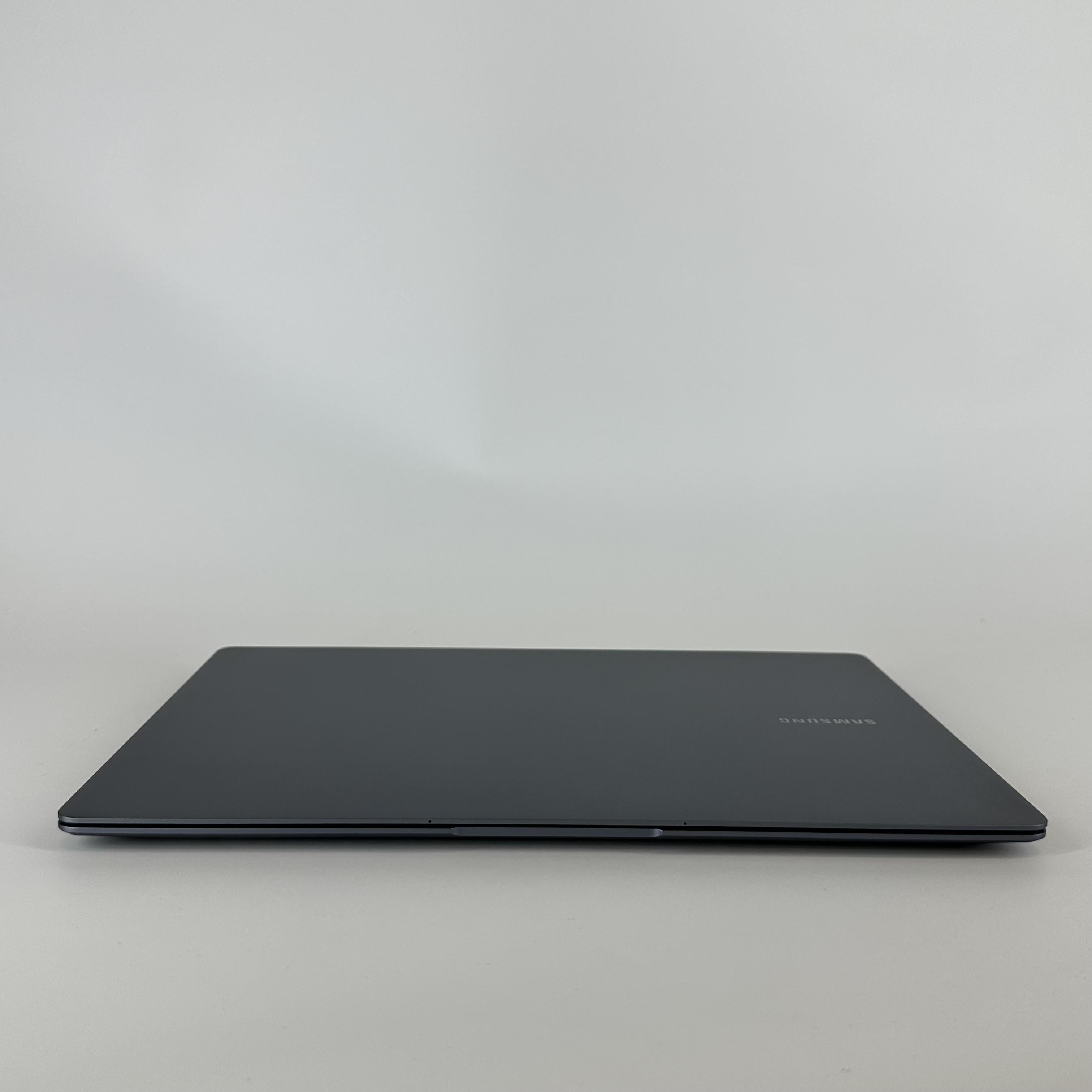 Samsung Galaxy Book4 Pro 14 Gray 3.8 GHz Intel Core Ultra 7 16GB RAM 512GB Solid State Drive