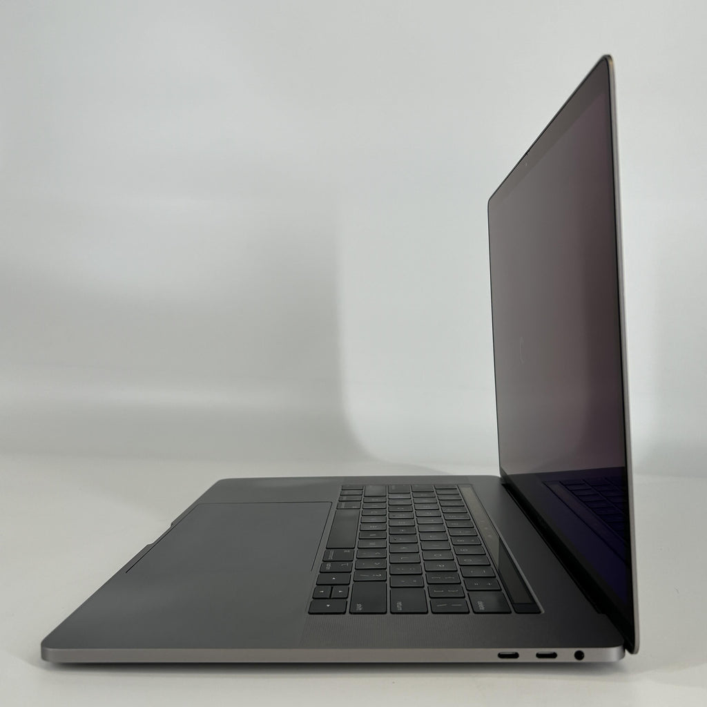 Apple MacBook Pro 15 Touch Bar 2018 Space Gray 2.9 GHz Intel Core i9 8th Gen. 32GB RAM 1TB Solid State Drive AMD Radeon Pro 560X 4 GB