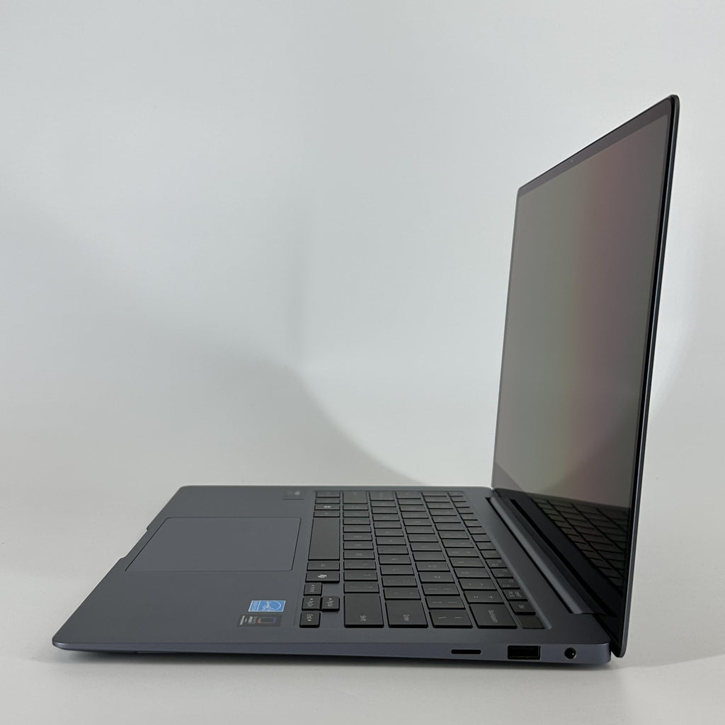 Samsung Galaxy Book4 Pro 14 Gray 3.8 GHz Intel Core Ultra 7 16GB RAM 512GB Solid State Drive