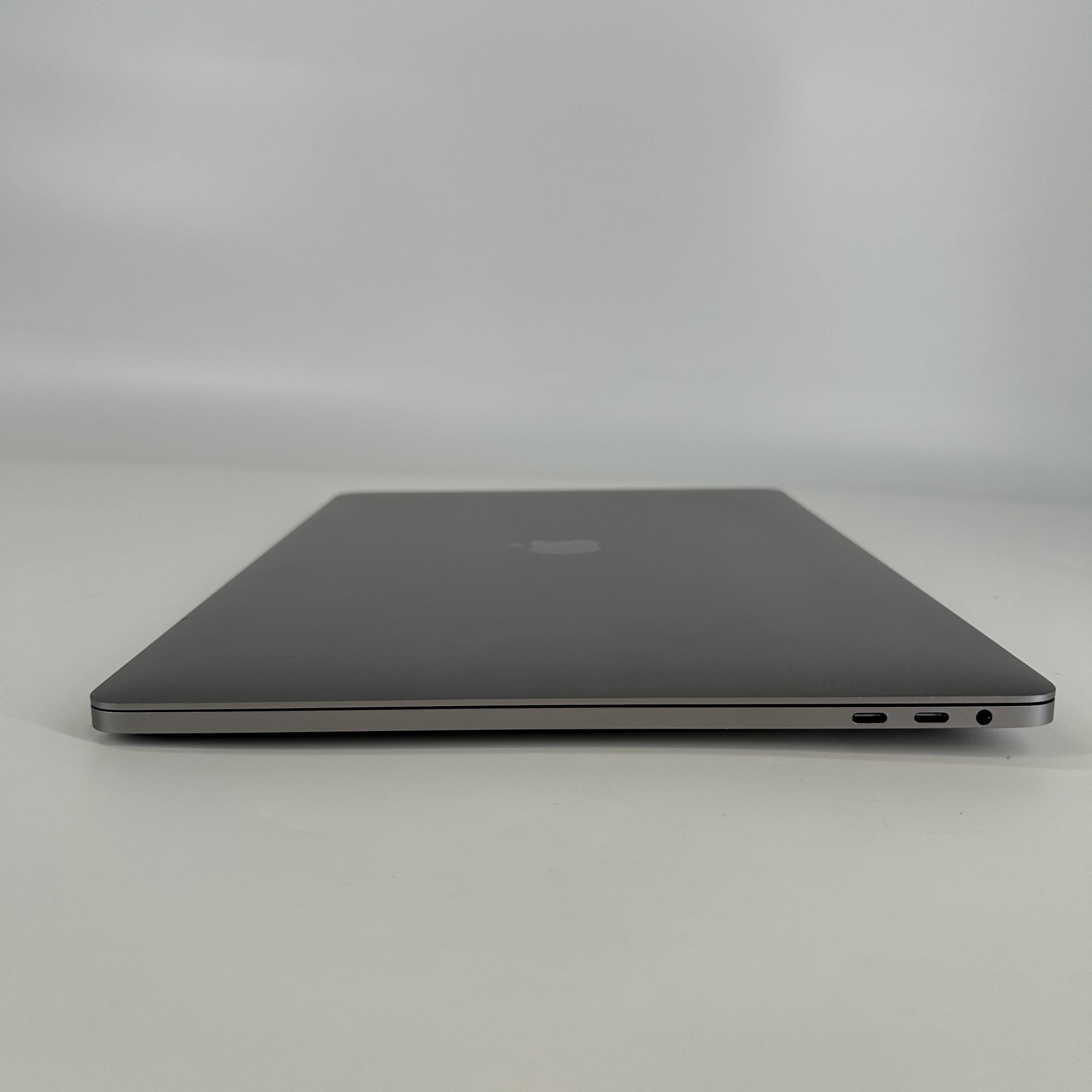 Apple MacBook Pro 15 Touch Bar 2018 Space Gray 2.9 GHz Intel Core i9 8th Gen. 32GB RAM 1TB Solid State Drive AMD Radeon Pro 560X 4 GB