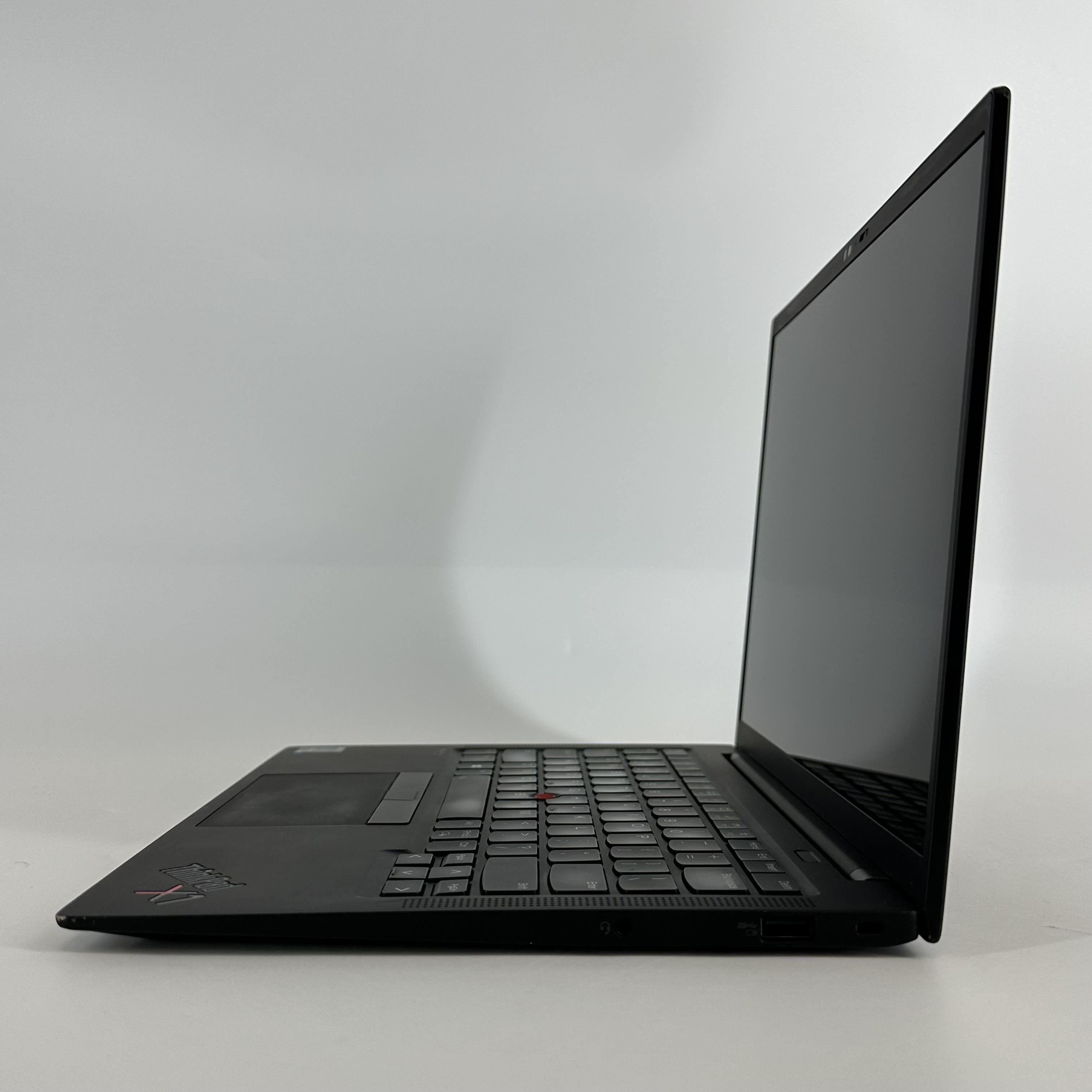 Lenovo ThinkPad X1 Carbon Gen 9 14 Black 3.0 GHz Intel Core i7 11th Gen. 16GB RAM 512GB Solid State Drive