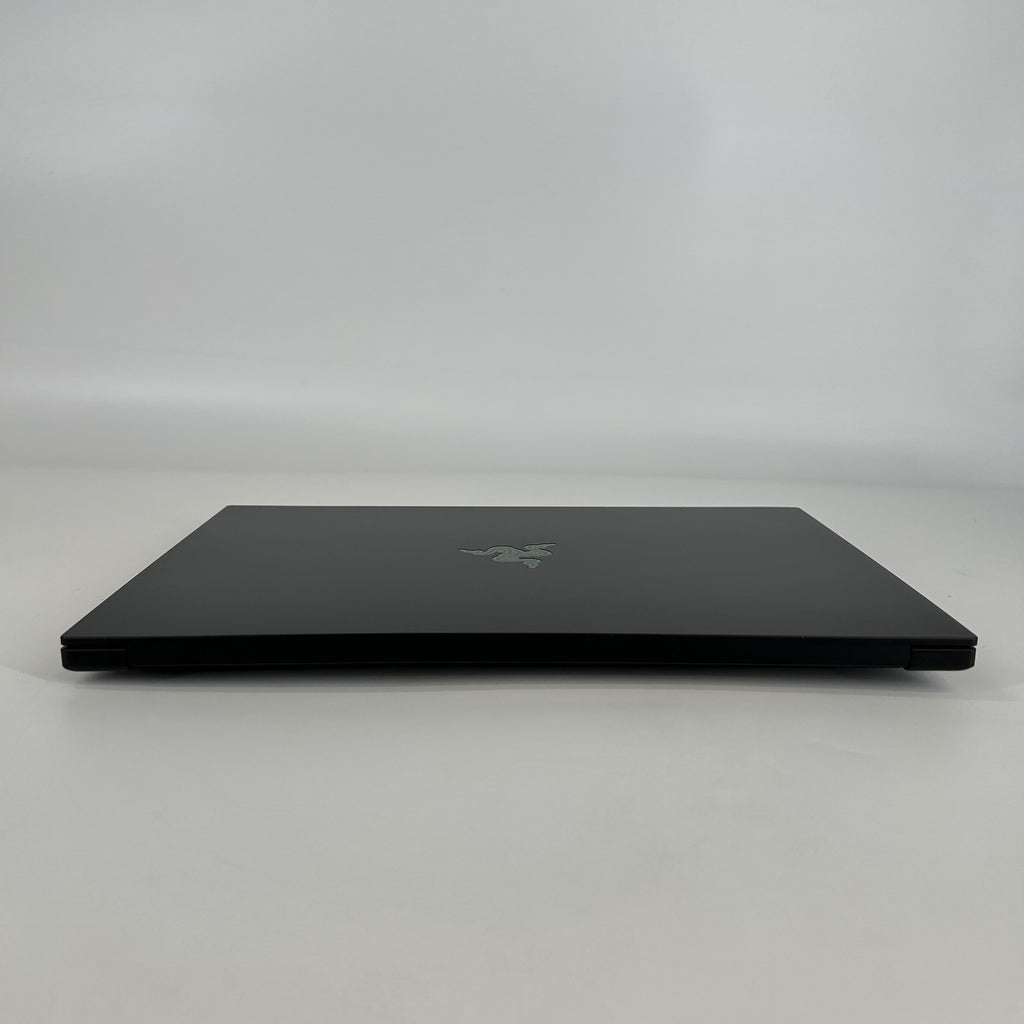 Razer Blade 16 2025 Black 2.0 GHz AMD Ryzen AI 9 HX 370 32GB RAM 4TB Solid State Drive 2TB Solid State Drive NVIDIA GeForce RTX 5090 24 GB