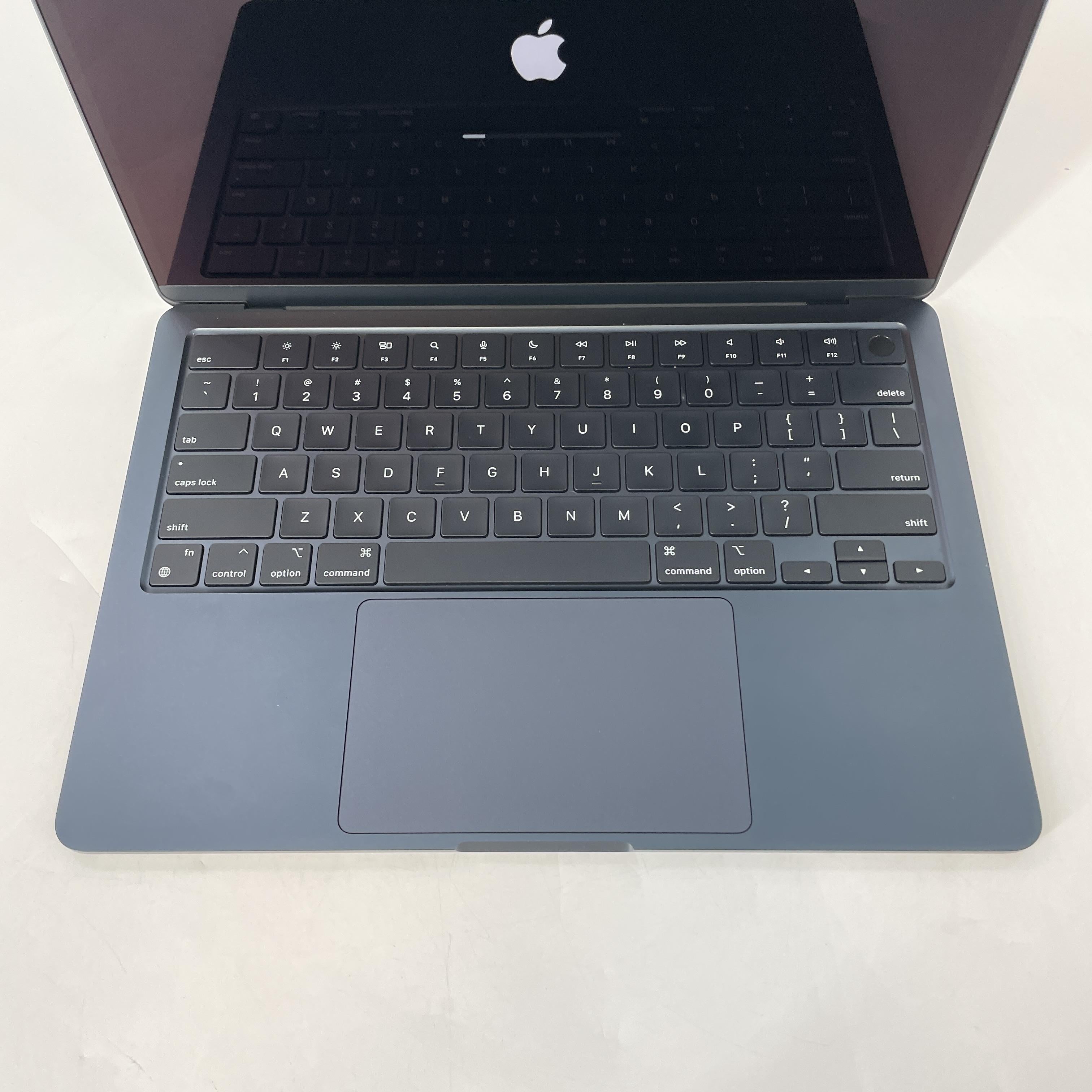 MacBook Air 13 2022 Blue 3.49 GHz M2 8-Core CPU 8GB Unified Memory 256GB Solid State Drive 8-Core GPU