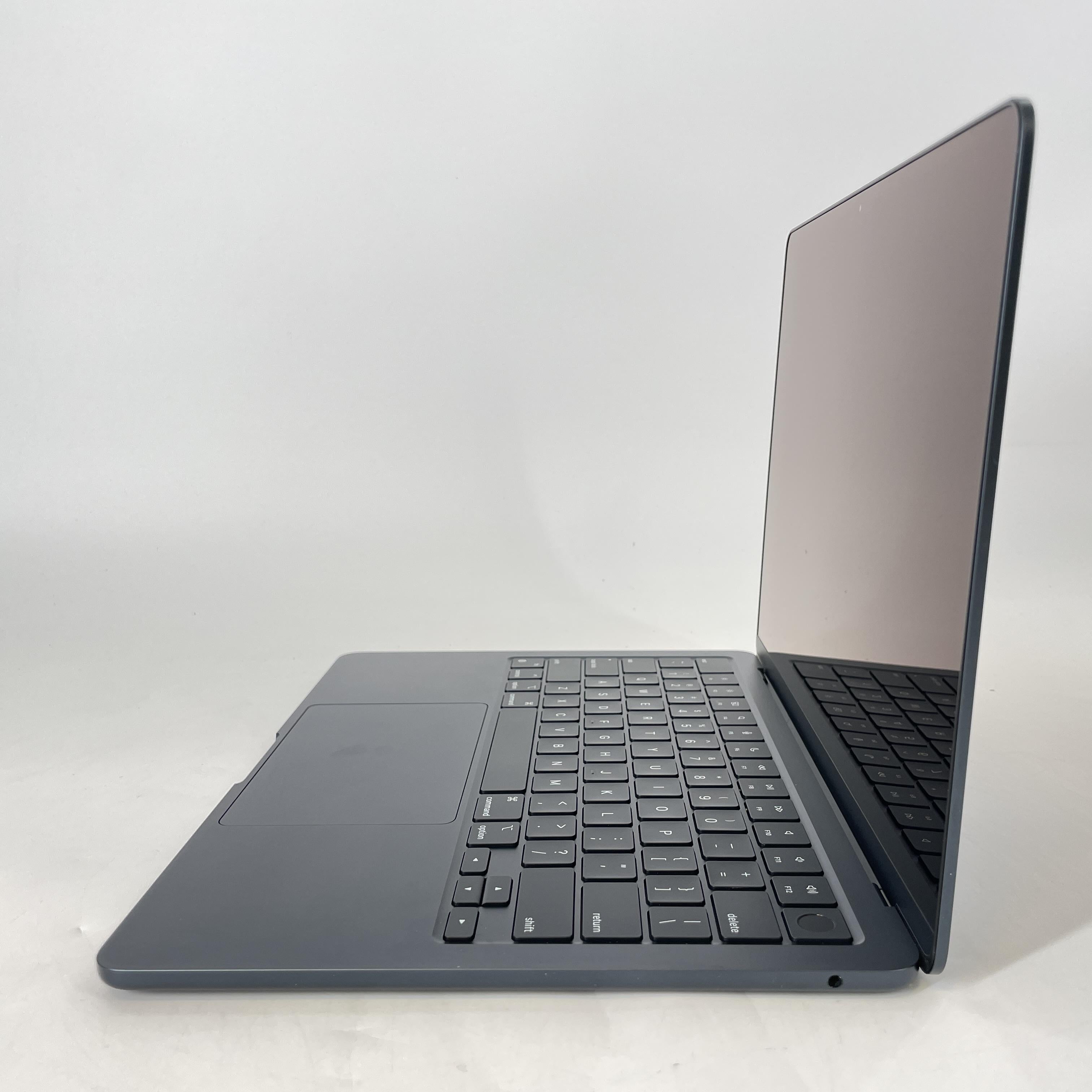 MacBook Air 13 2022 Blue 3.49 GHz M2 8-Core CPU 8GB Unified Memory 256GB Solid State Drive 8-Core GPU