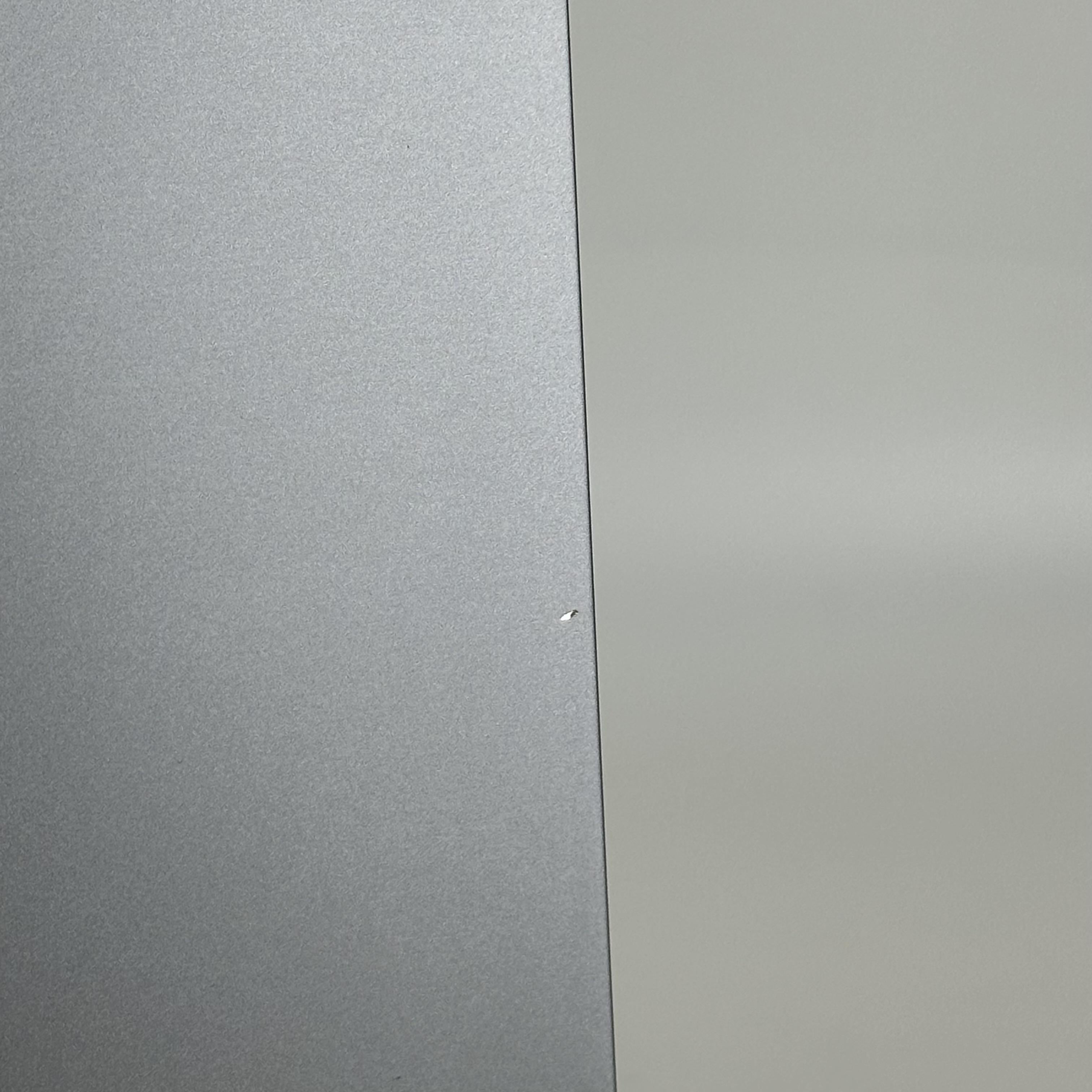 Apple MacBook Air 13 2022 Silver 3.49 GHz M2 8-Core CPU 8GB Unified Memory 256GB Solid State Drive 8-Core GPU