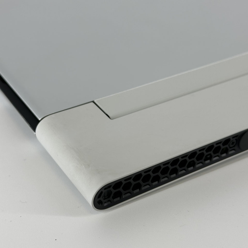 Dell Alienware X14 R2 White 2.4 GHz Intel Core i7 13th Gen. 32GB RAM 1TB Solid State Drive NVIDIA GeForce RTX 4060 8 GB