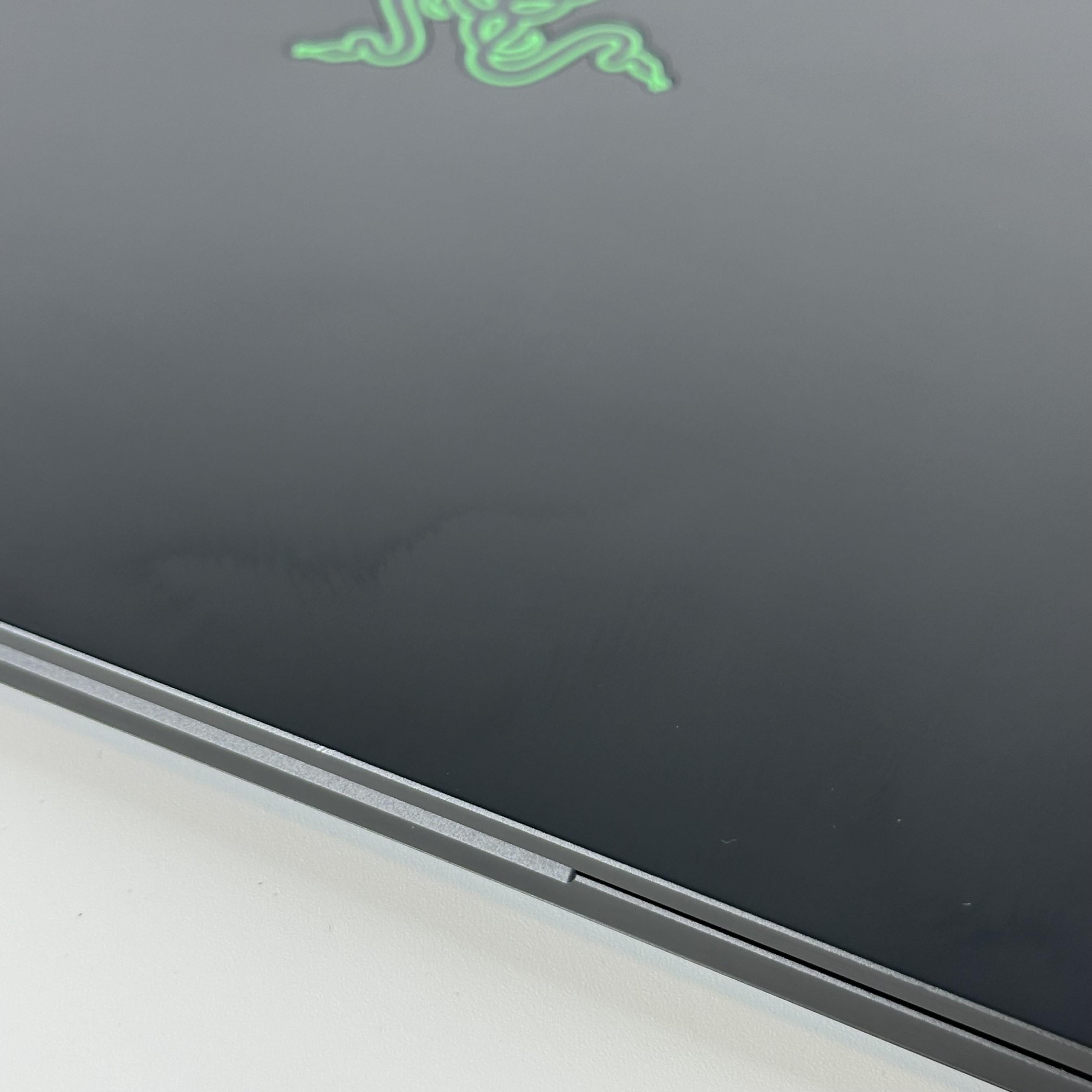 Razer Blade 16 2025 Black 2.0 GHz AMD Ryzen AI 9 365 32GB RAM 1TB Solid State Drive NVIDIA GeForce RTX 5070 Ti 12 GB
