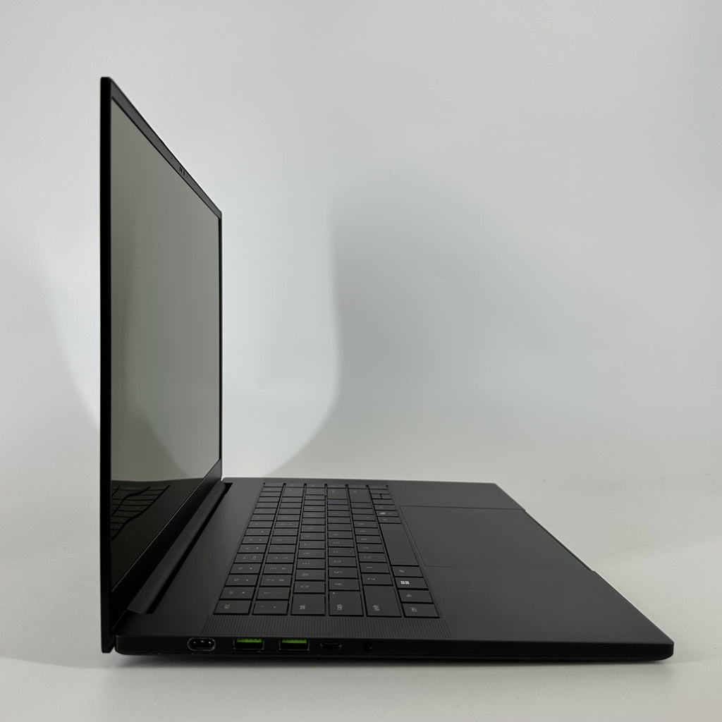 Razer Blade 16 2025 Black 2.0 GHz AMD Ryzen AI 9 365 32GB RAM 1TB Solid State Drive NVIDIA GeForce RTX 5070 Ti 12 GB
