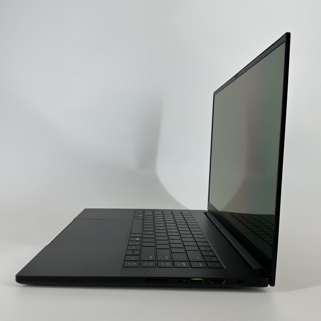 Razer Blade 16 2025 Black 2.0 GHz AMD Ryzen AI 9 365 32GB RAM 1TB Solid State Drive NVIDIA GeForce RTX 5070 Ti 12 GB