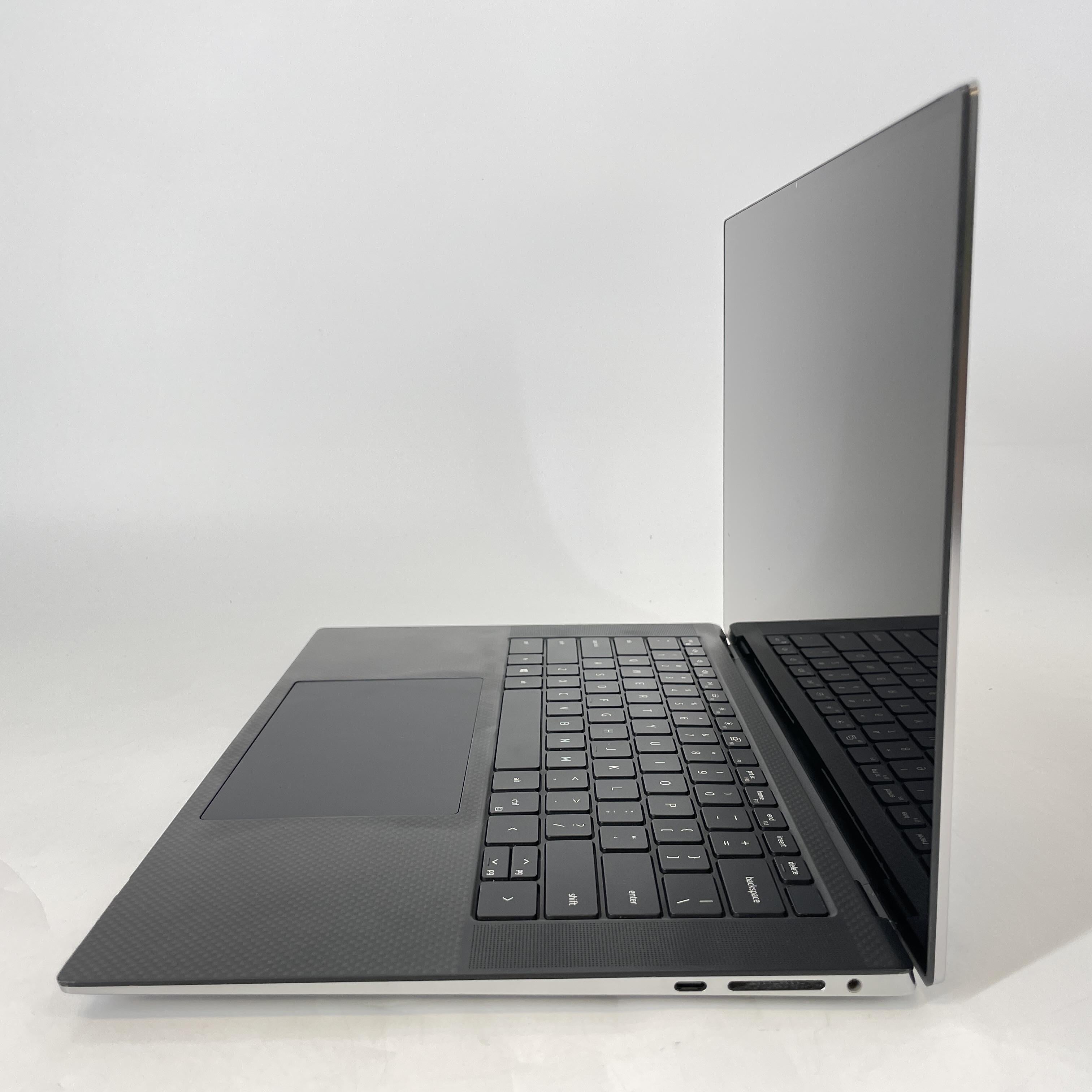 Dell Precision 5550 15.6 Gray 2.3 GHz Intel Core i7 10th Gen. 64GB RAM 2TB Solid State Drive NVIDIA Quadro T2000 4 GB