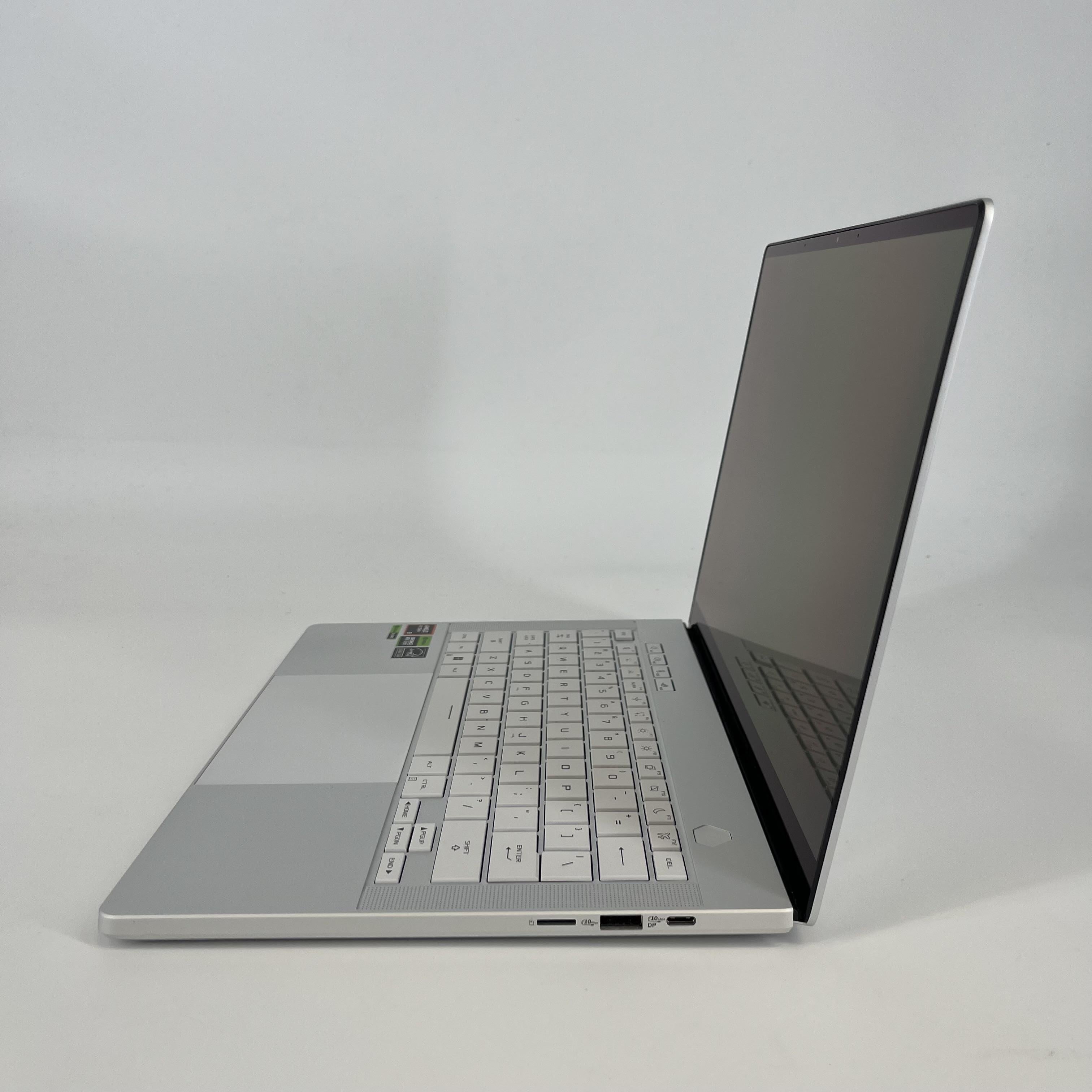 Asus ROG Zephyrus G14 GA403 14 White 4.0 GHz AMD Ryzen 9 8945HS 16GB RAM 1TB Solid State Drive NVIDIA GeForce RTX 4060 8 GB
