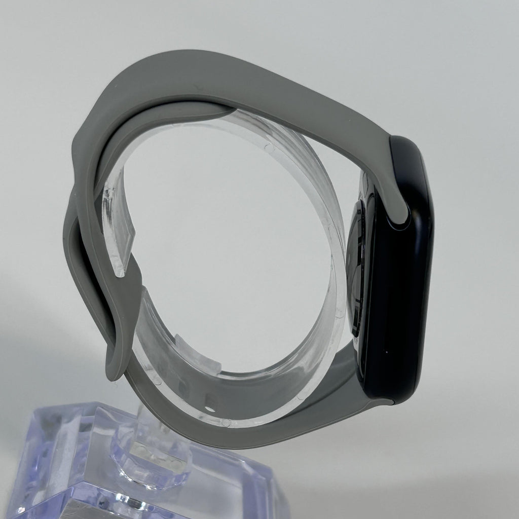Apple Watch (Series 8) 41mm Space Black Unlocked 32GB