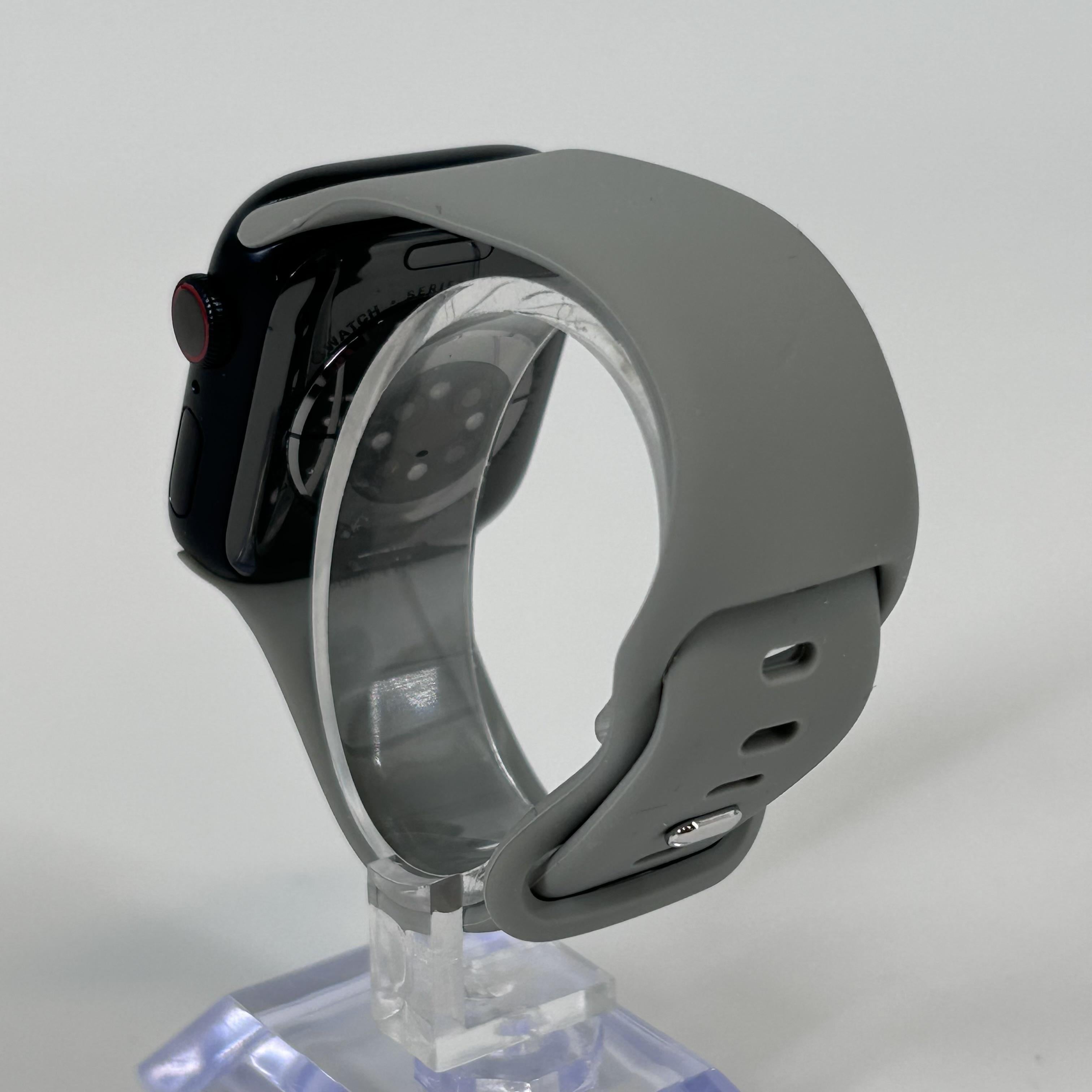 Apple Watch (Series 8) 41mm Space Black Unlocked 32GB