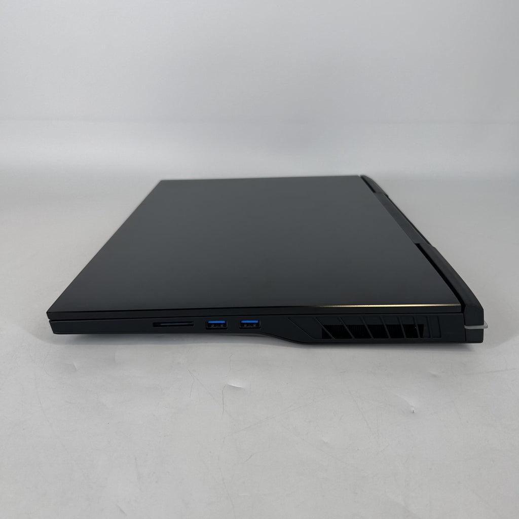 Eluktronics Mech 17 Intel Core i9 13th Gen. 64GB RAM 4TB Solid State Drive NVIDIA GeForce RTX 4090 16 GB