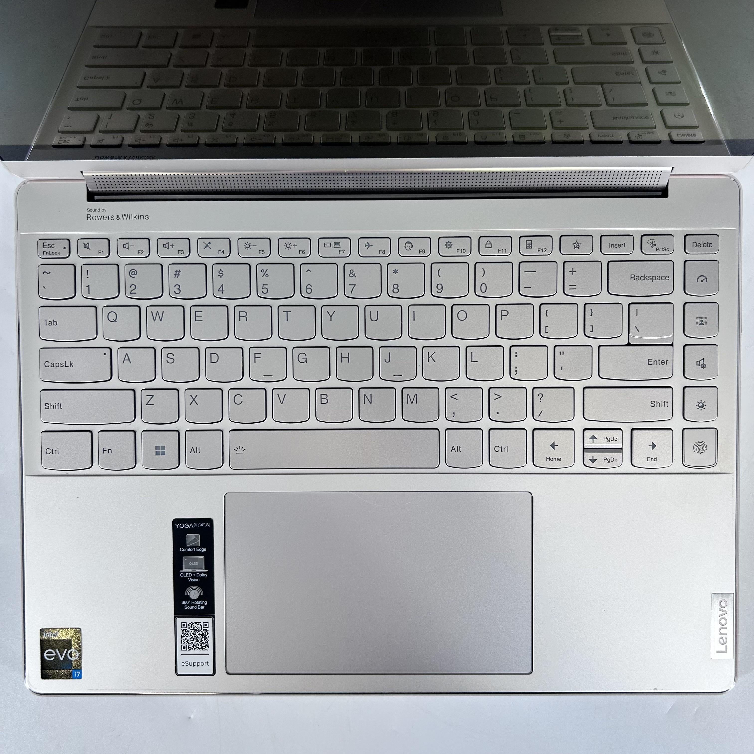 Lenovo Yoga 9i 14 Gold 2.2 GHz Intel Core i7 13th Gen. 16GB RAM 512GB Solid State Drive