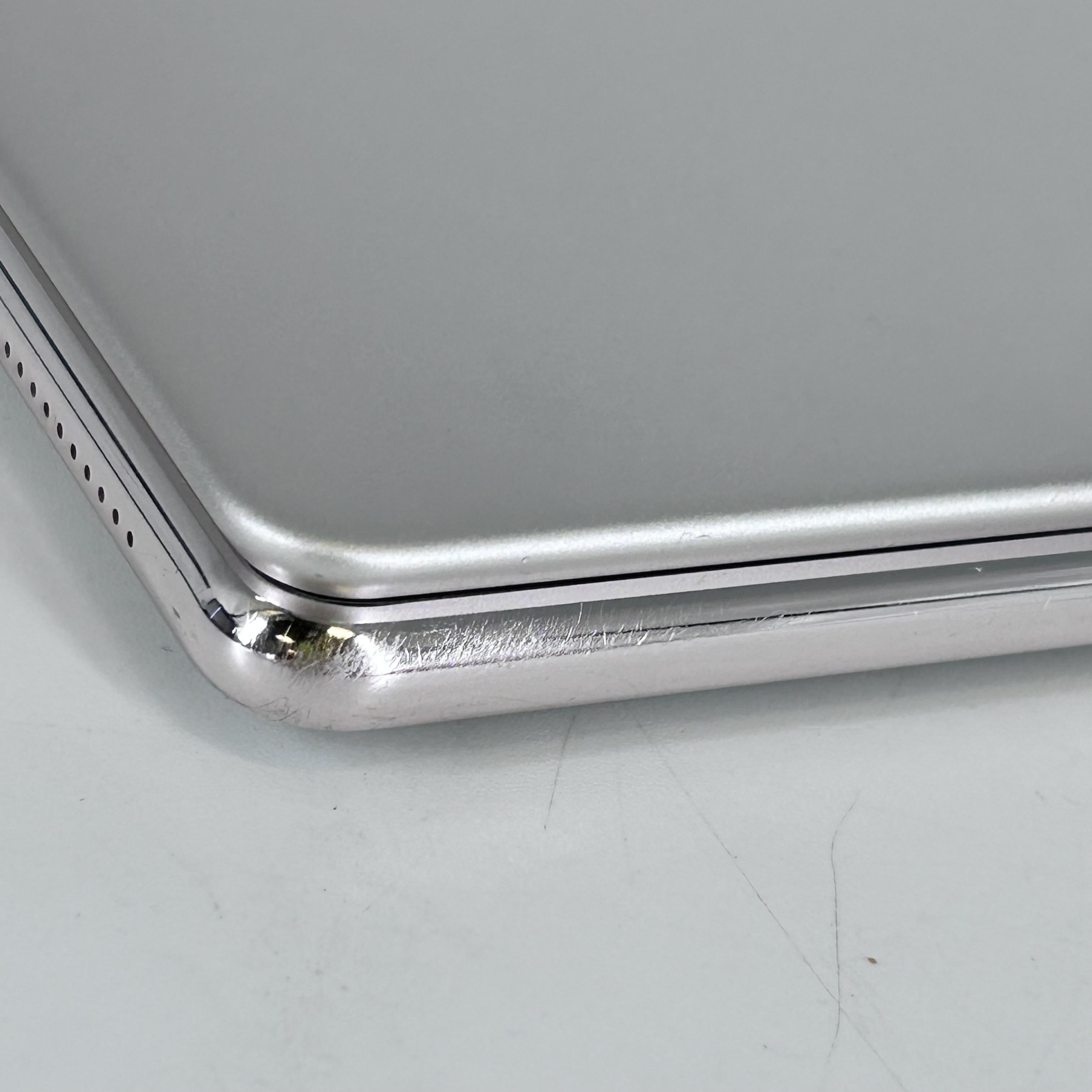 Lenovo Yoga 9i 14 Gold 2.2 GHz Intel Core i7 13th Gen. 16GB RAM 512GB Solid State Drive