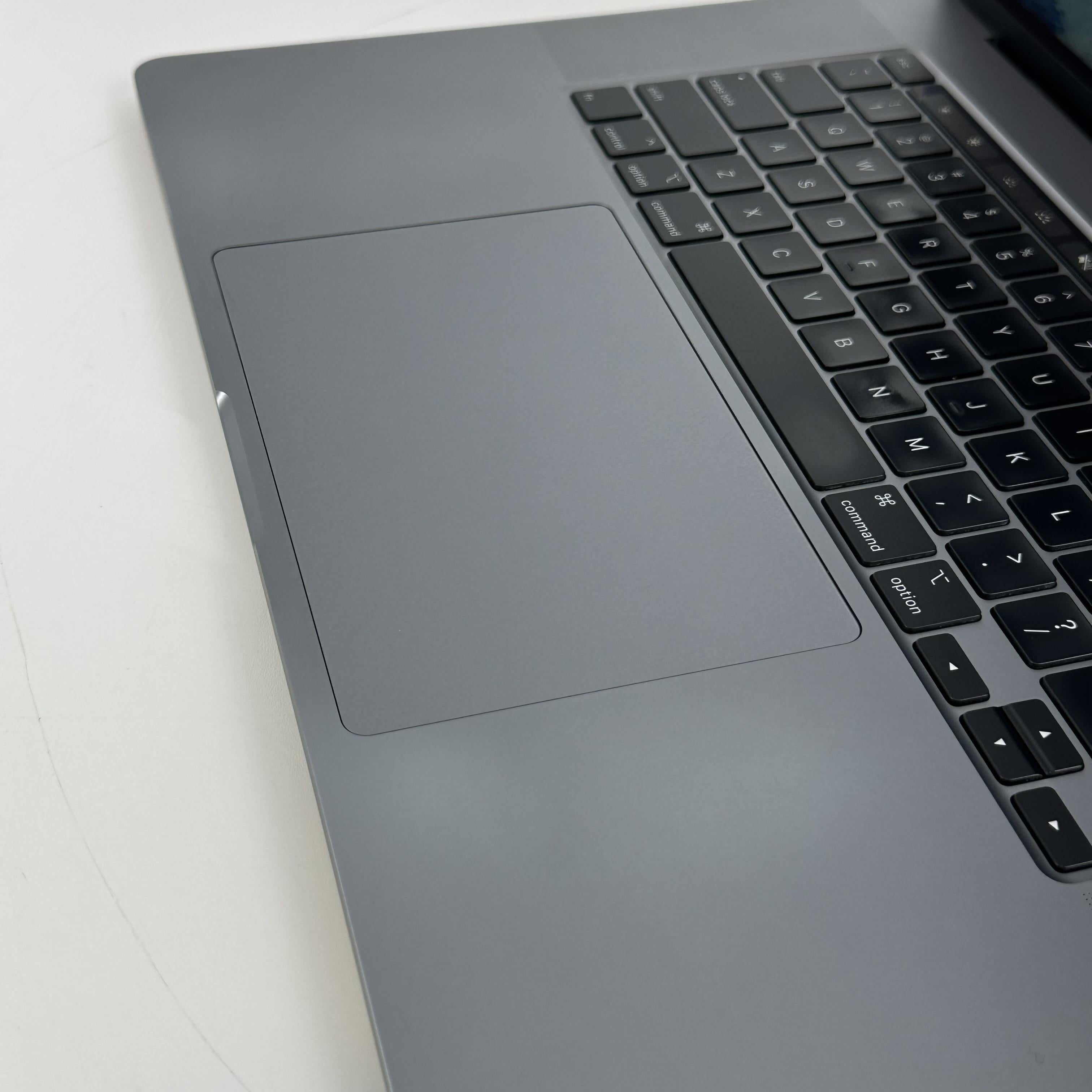 Apple MacBook Pro 16 Touch Bar 2019 Space Gray 2.3 GHz Intel Core i9 9th Gen. 32GB RAM 1TB Solid State Drive AMD Radeon Pro 5500M 8 GB