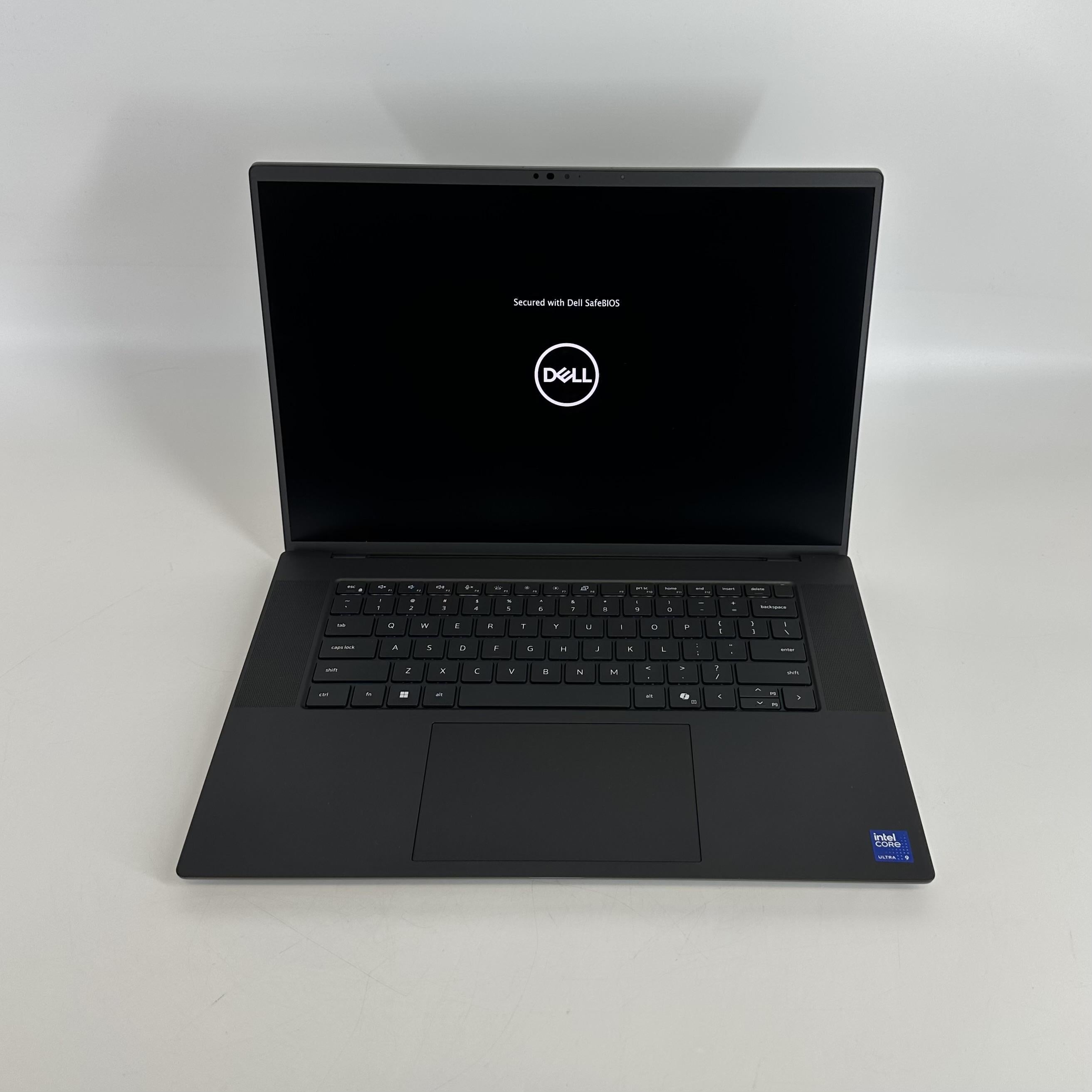 Dell Precision 5690 16 Gray 2.5 GHz Intel Core Ultra 9 64GB RAM 2TB Solid State Drive NVIDIA RTX 5000 Ada 16 GB