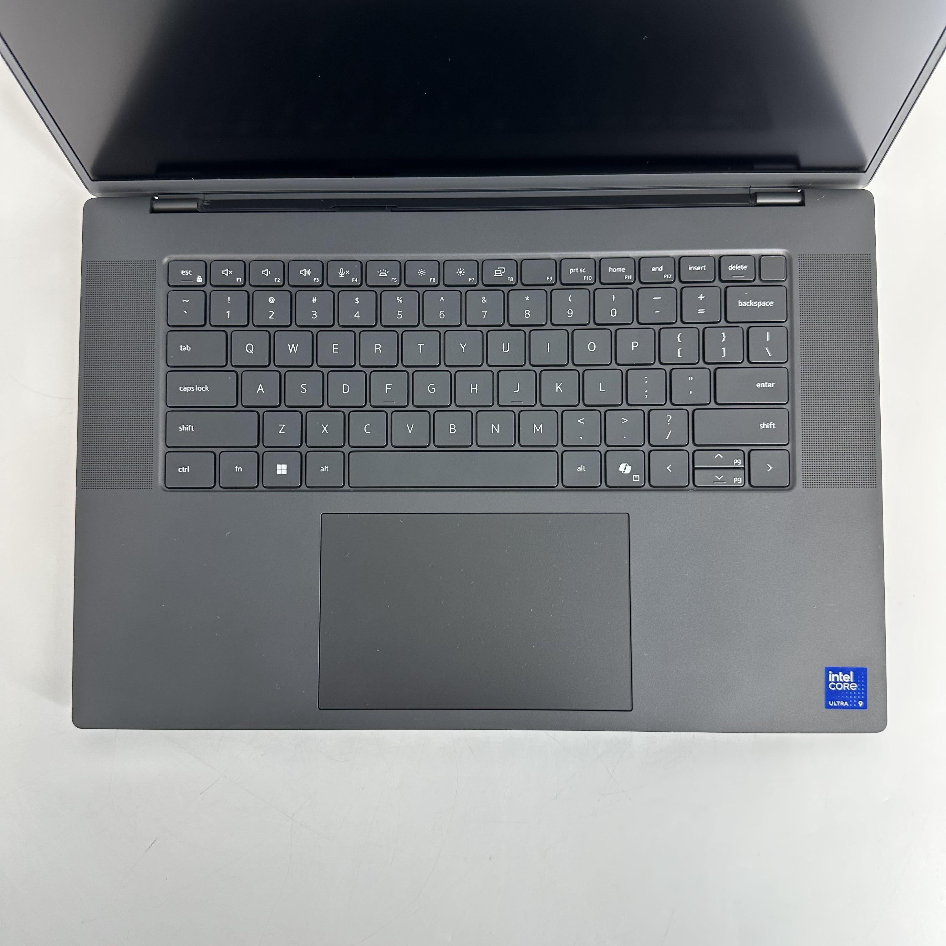 Dell Precision 5690 16 Gray 2.5 GHz Intel Core Ultra 9 64GB RAM 2TB Solid State Drive NVIDIA RTX 5000 Ada 16 GB