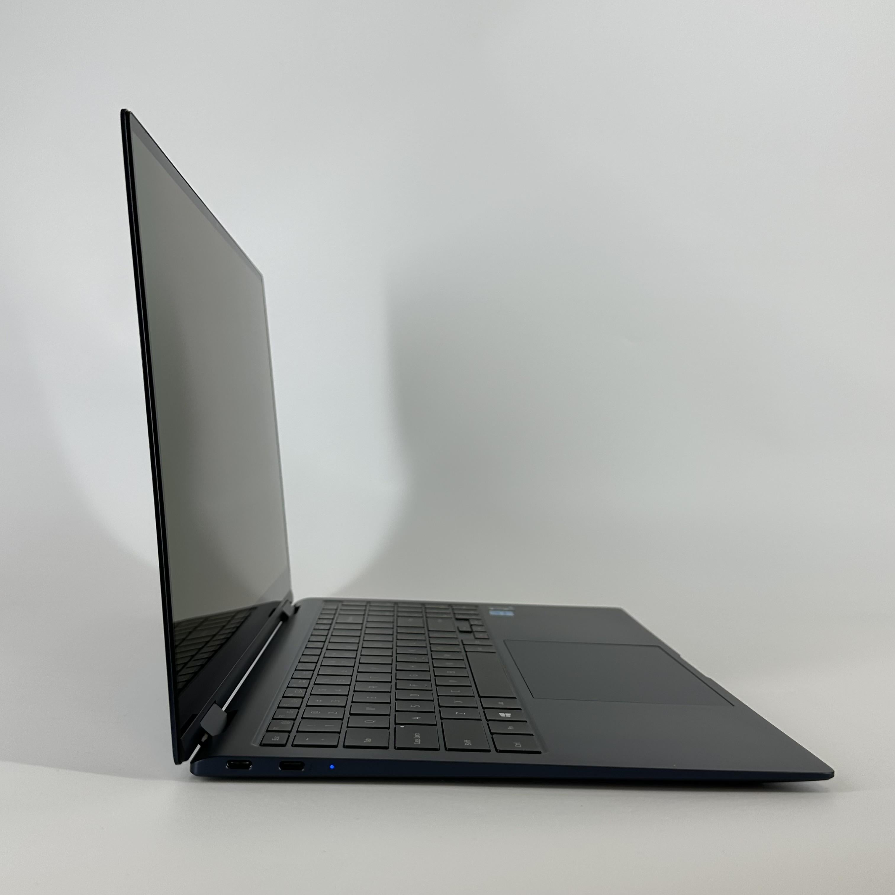 Samsung Galaxy Book Pro 360 15.6 Blue 2.8 GHz Intel Core i7 11th Gen. 8GB RAM 512GB Solid State Drive