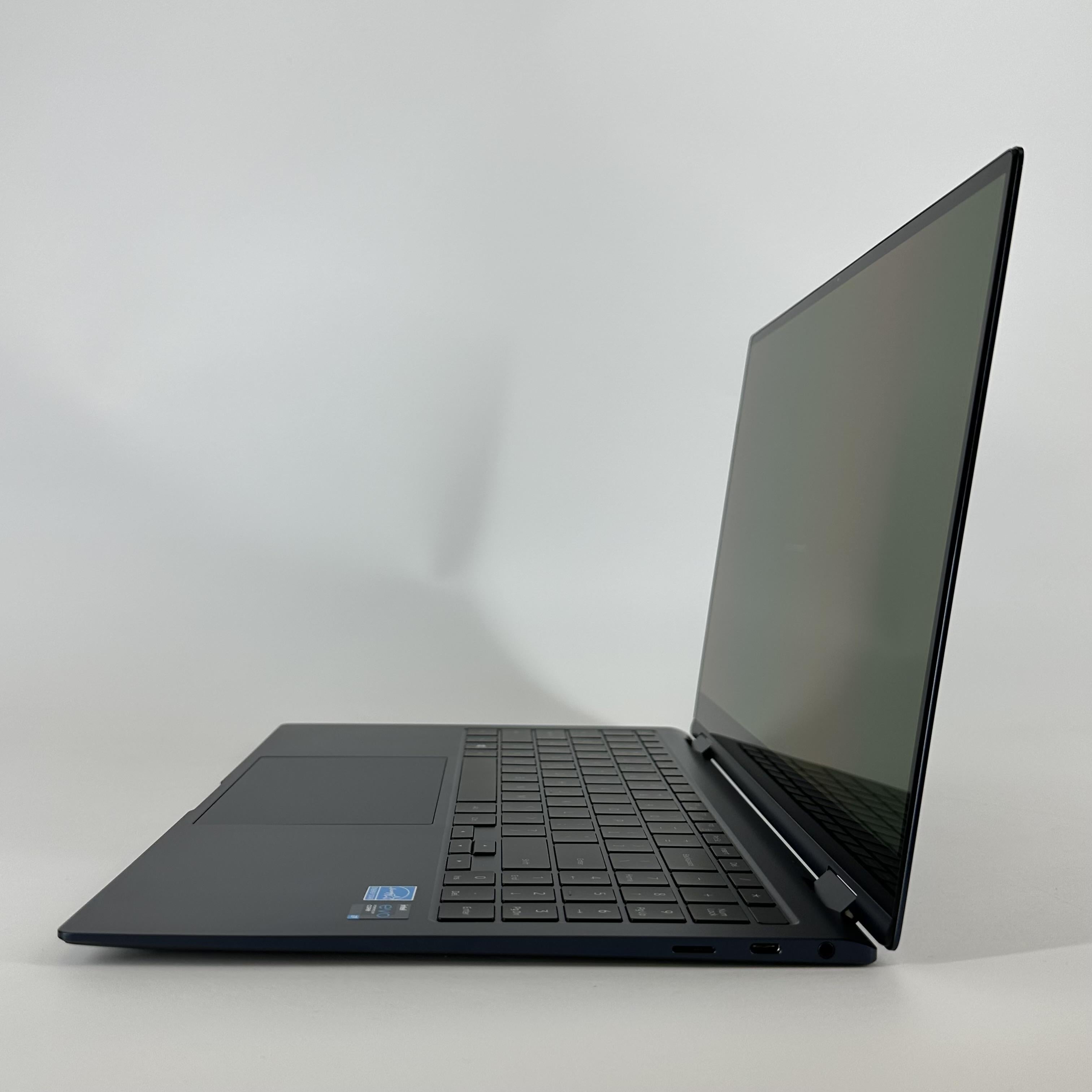 Samsung Galaxy Book Pro 360 15.6 Blue 2.8 GHz Intel Core i7 11th Gen. 8GB RAM 512GB Solid State Drive