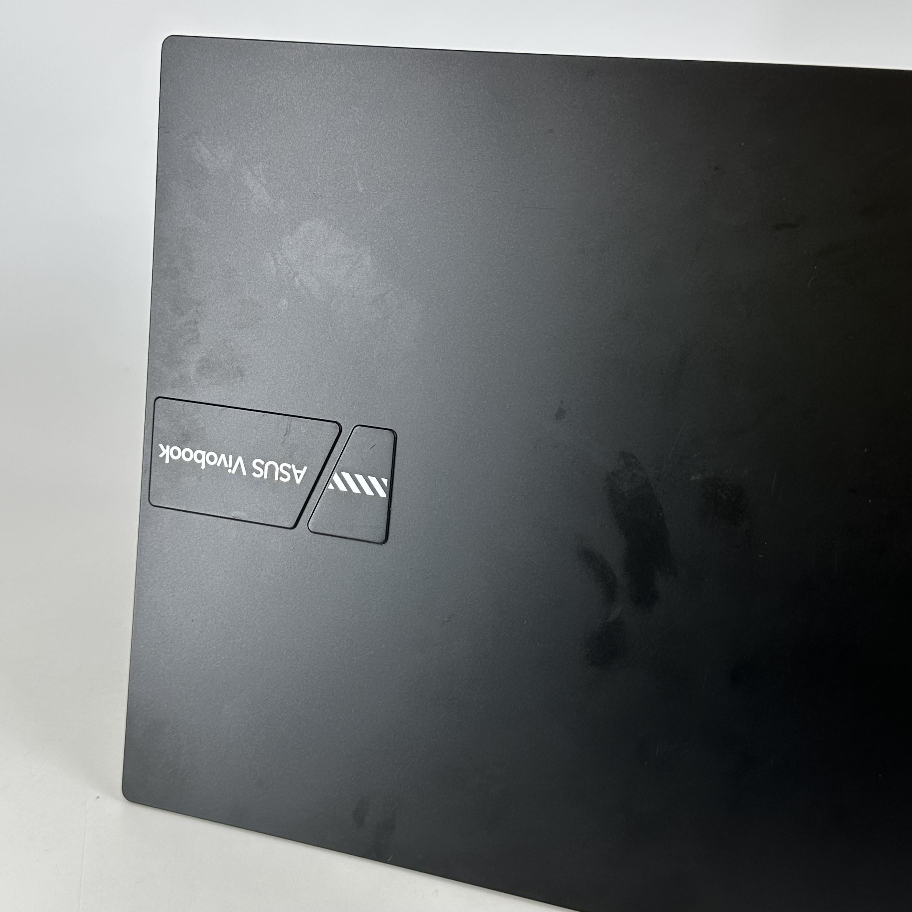 Asus Vivobook 16 Black 1.7 GHz Intel Core i7 12th Gen. 16GB RAM 512GB Solid State Drive