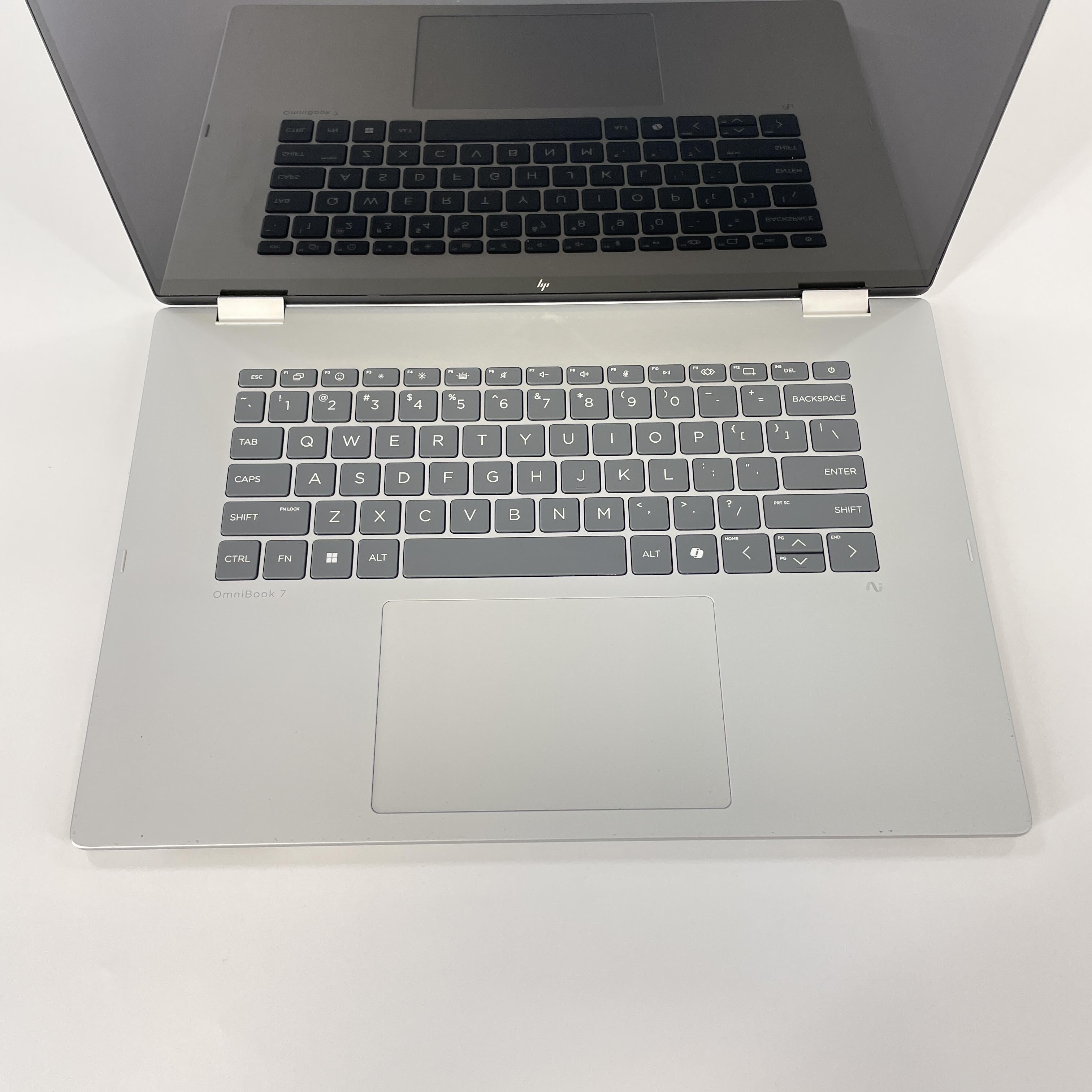 HP OmniBook 7 Flip 17 Silver 2.2 GHz Intel Core Ultra 7 Series 2 16GB RAM 512GB Solid State Drive