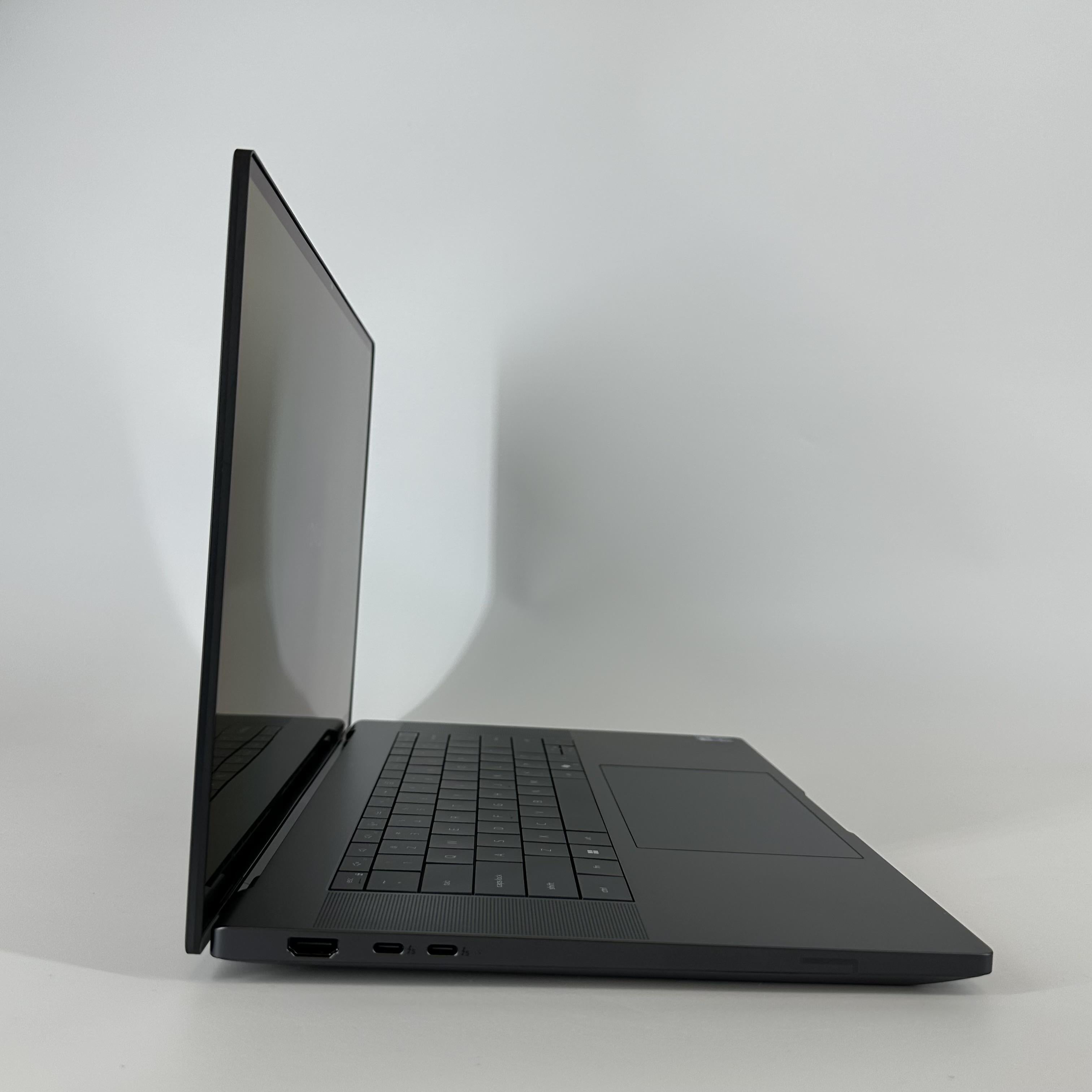 Dell Pro Max 16 Premium MA16250 Magnetite 2.9 GHz Intel Core Ultra 9 Series 2 64GB RAM 4TB Solid State Drive NVIDIA RTX PRO 2000 Blackwell 8 GB