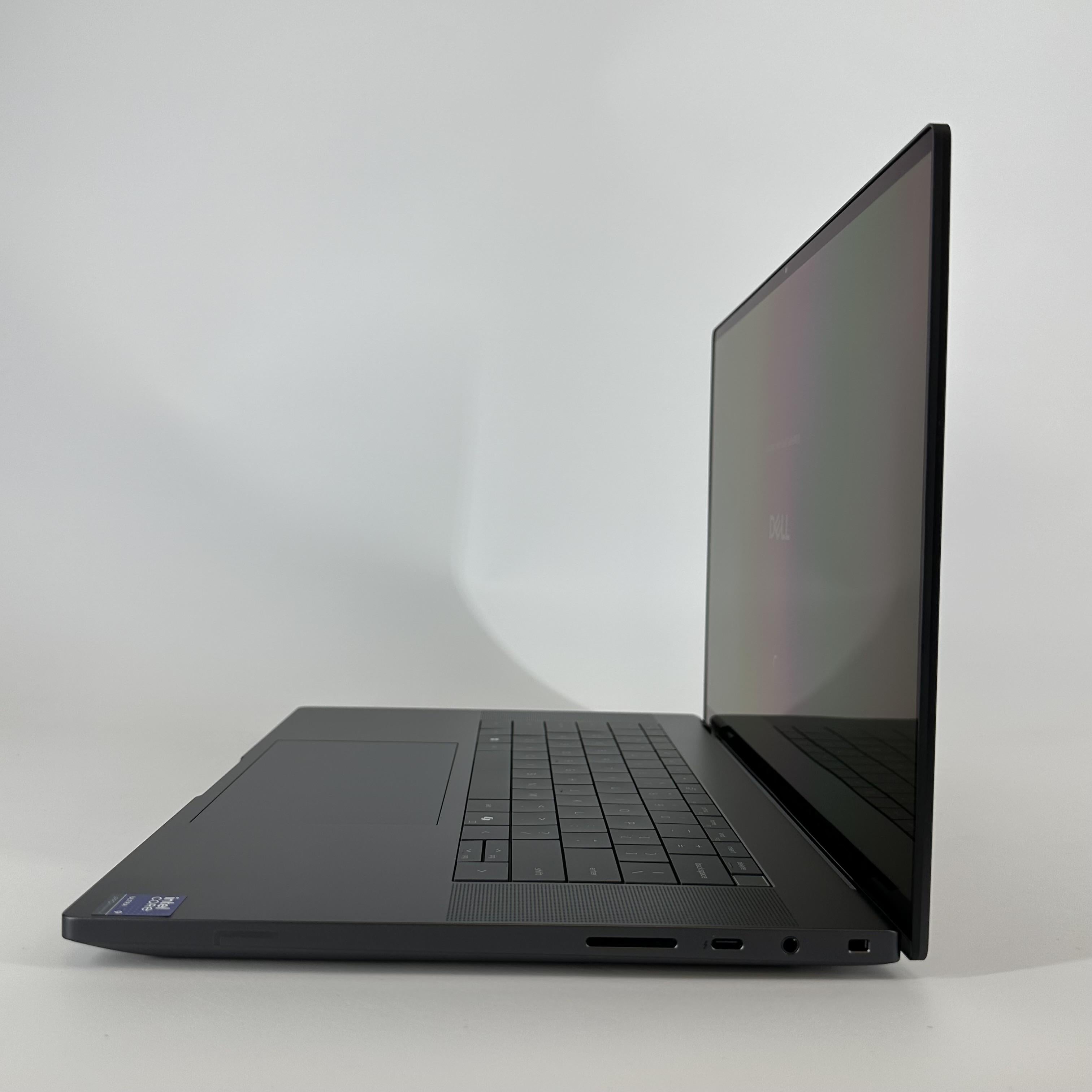 Dell Pro Max 16 Premium MA16250 Magnetite 2.9 GHz Intel Core Ultra 9 Series 2 64GB RAM 4TB Solid State Drive NVIDIA RTX PRO 2000 Blackwell 8 GB
