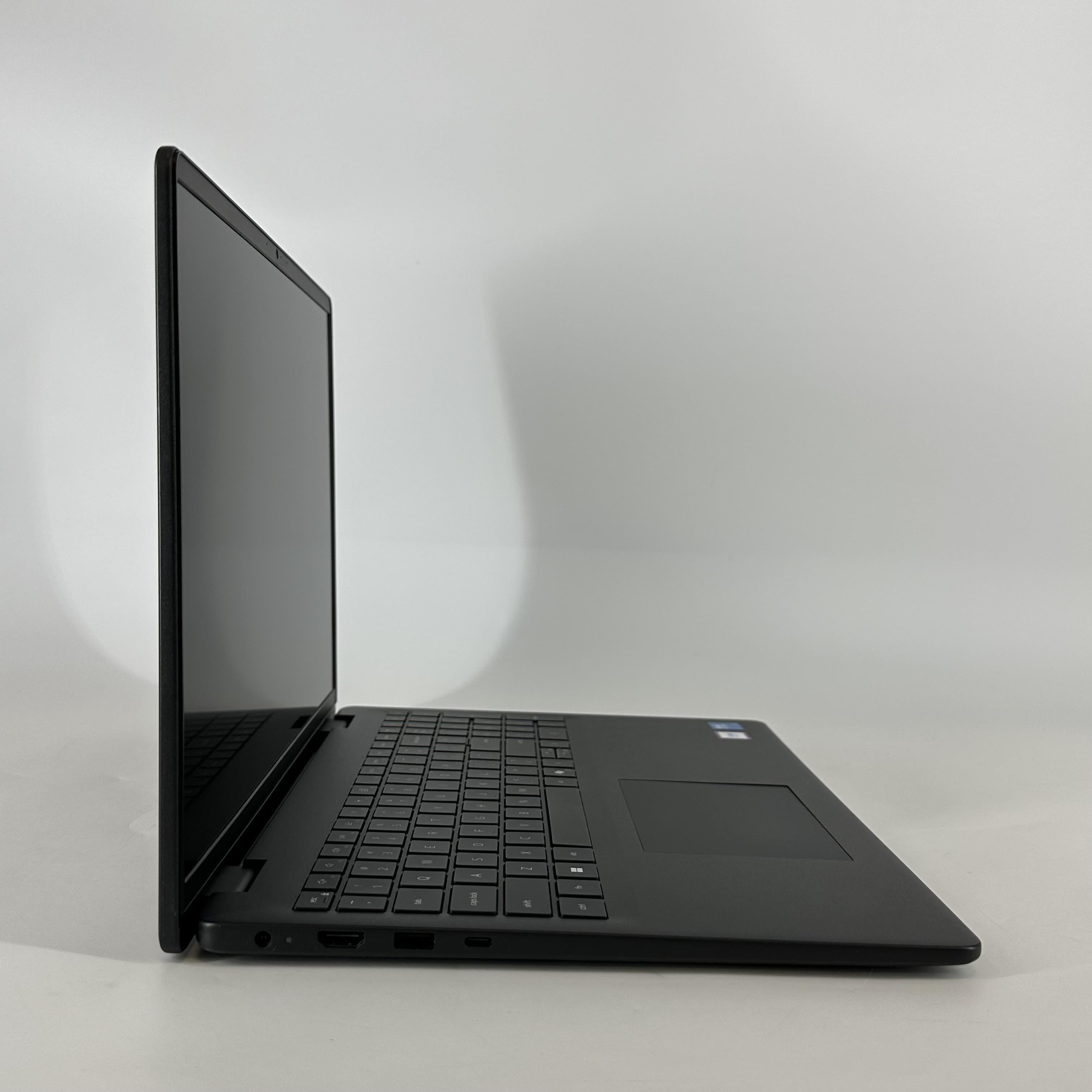 Dell 16 DC16250 Black 1.8 GHz Intel Core 7 16GB RAM 1TB Solid State Drive