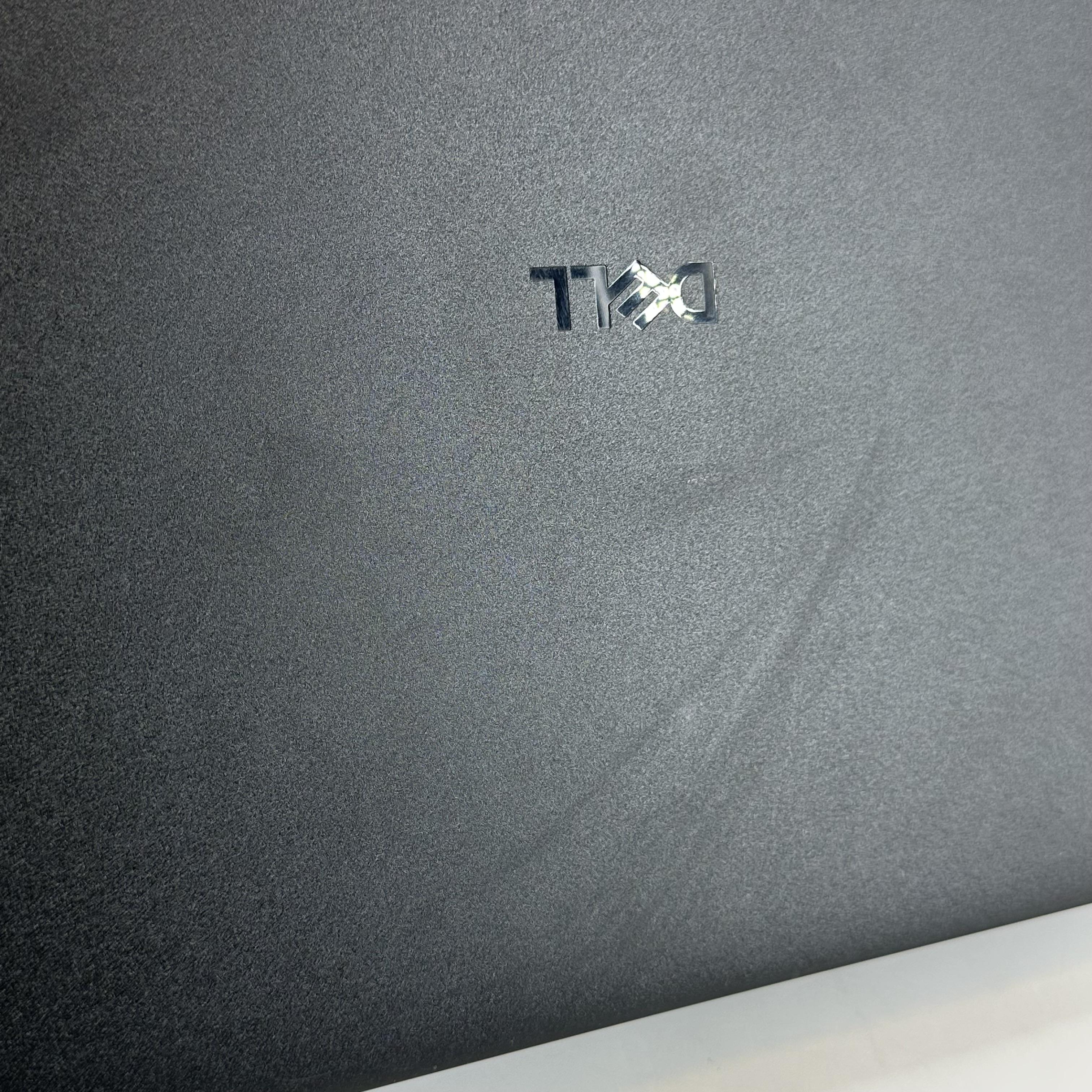 Dell 16 DC16250 Black 1.8 GHz Intel Core 7 16GB RAM 1TB Solid State Drive