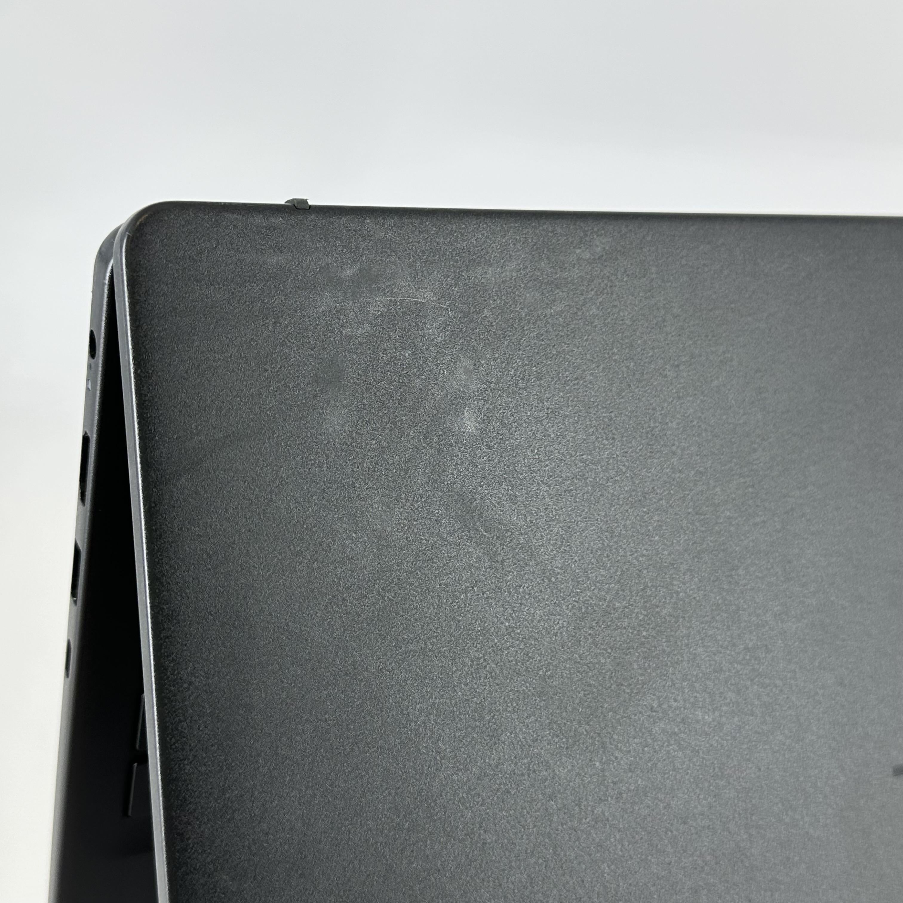 Dell 16 DC16250 Black 1.8 GHz Intel Core 7 16GB RAM 1TB Solid State Drive