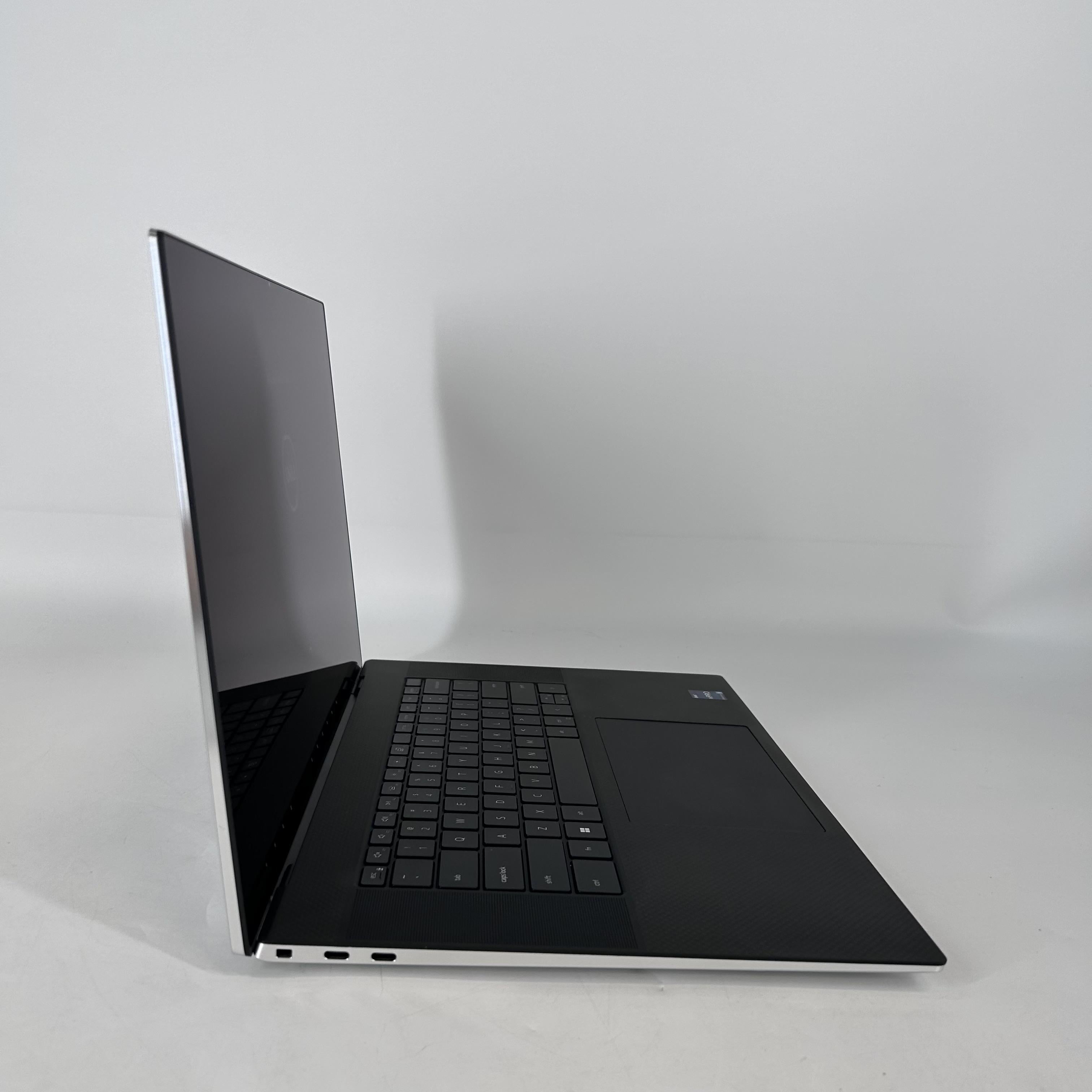 Dell XPS 17 9720 Silver 2.5 GHz Intel Core i9 12th Gen. 32GB RAM 2TB Solid State Drive 512GB Solid State Drive NVIDIA GeForce RTX 3060 6 GB