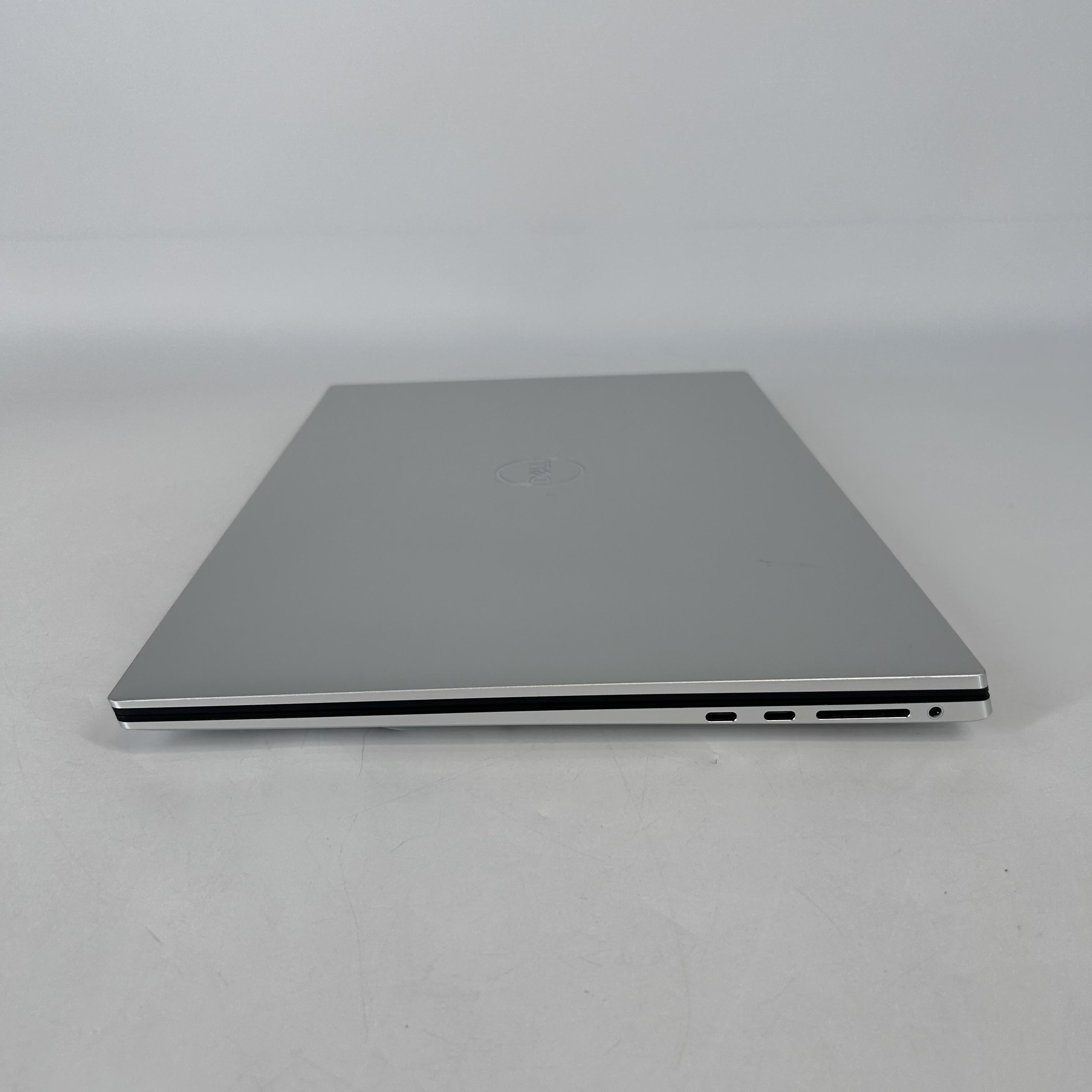 Dell XPS 17 9720 Silver 2.5 GHz Intel Core i9 12th Gen. 32GB RAM 2TB Solid State Drive 512GB Solid State Drive NVIDIA GeForce RTX 3060 6 GB