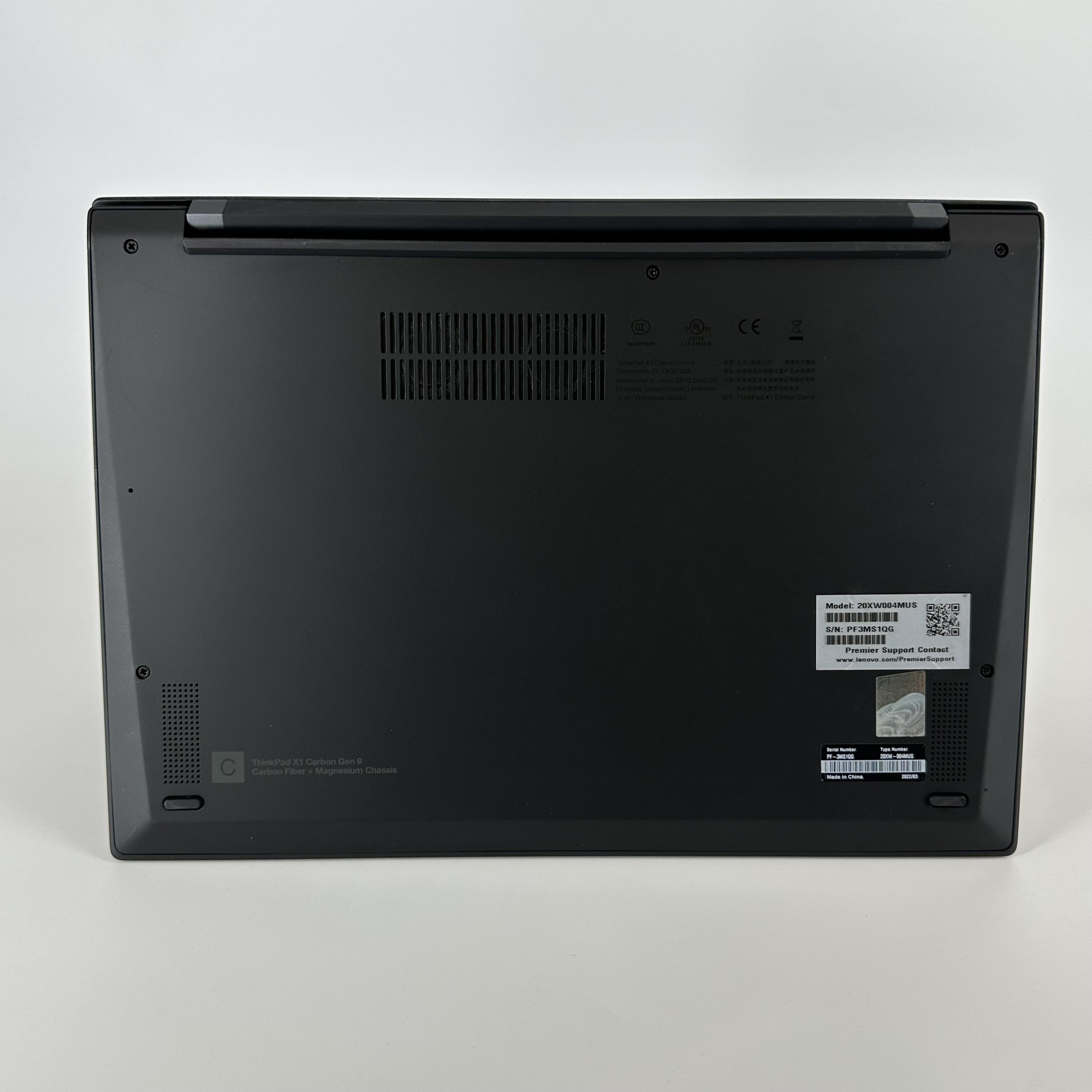 Lenovo ThinkPad X1 Carbon Gen 9 14 Black 2.6 GHz Intel Core i5 11th Gen. 8GB RAM 256GB Solid State Drive