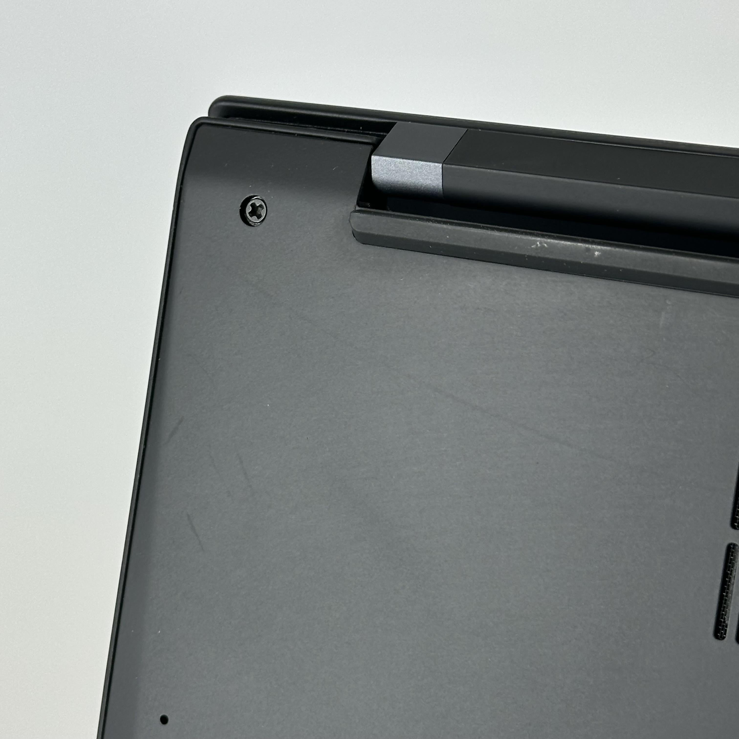 Lenovo ThinkPad X1 Carbon Gen 9 14 Black 2.6 GHz Intel Core i5 11th Gen. 8GB RAM 256GB Solid State Drive