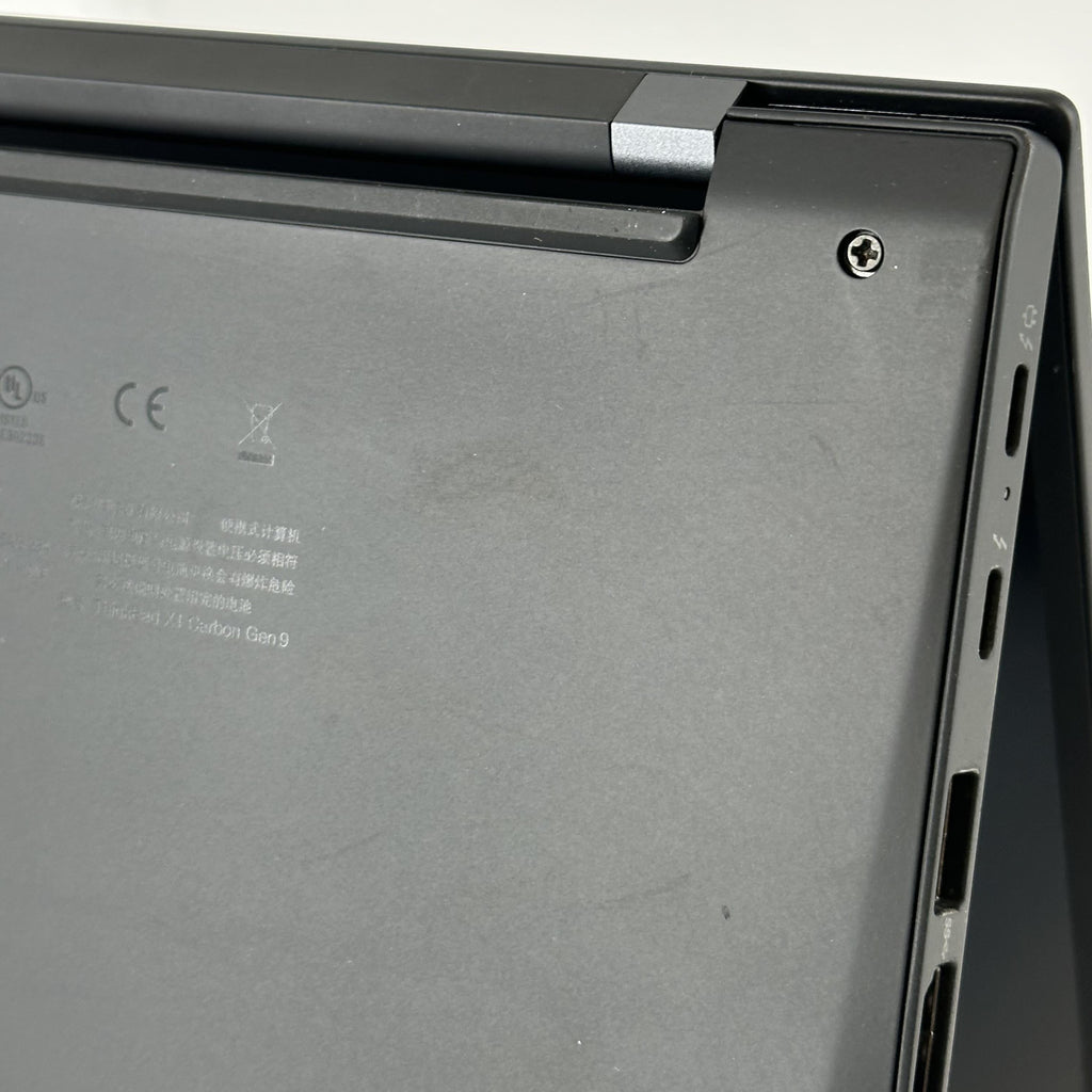 Lenovo ThinkPad X1 Carbon Gen 9 14 Black 2.6 GHz Intel Core i5 11th Gen. 8GB RAM 256GB Solid State Drive