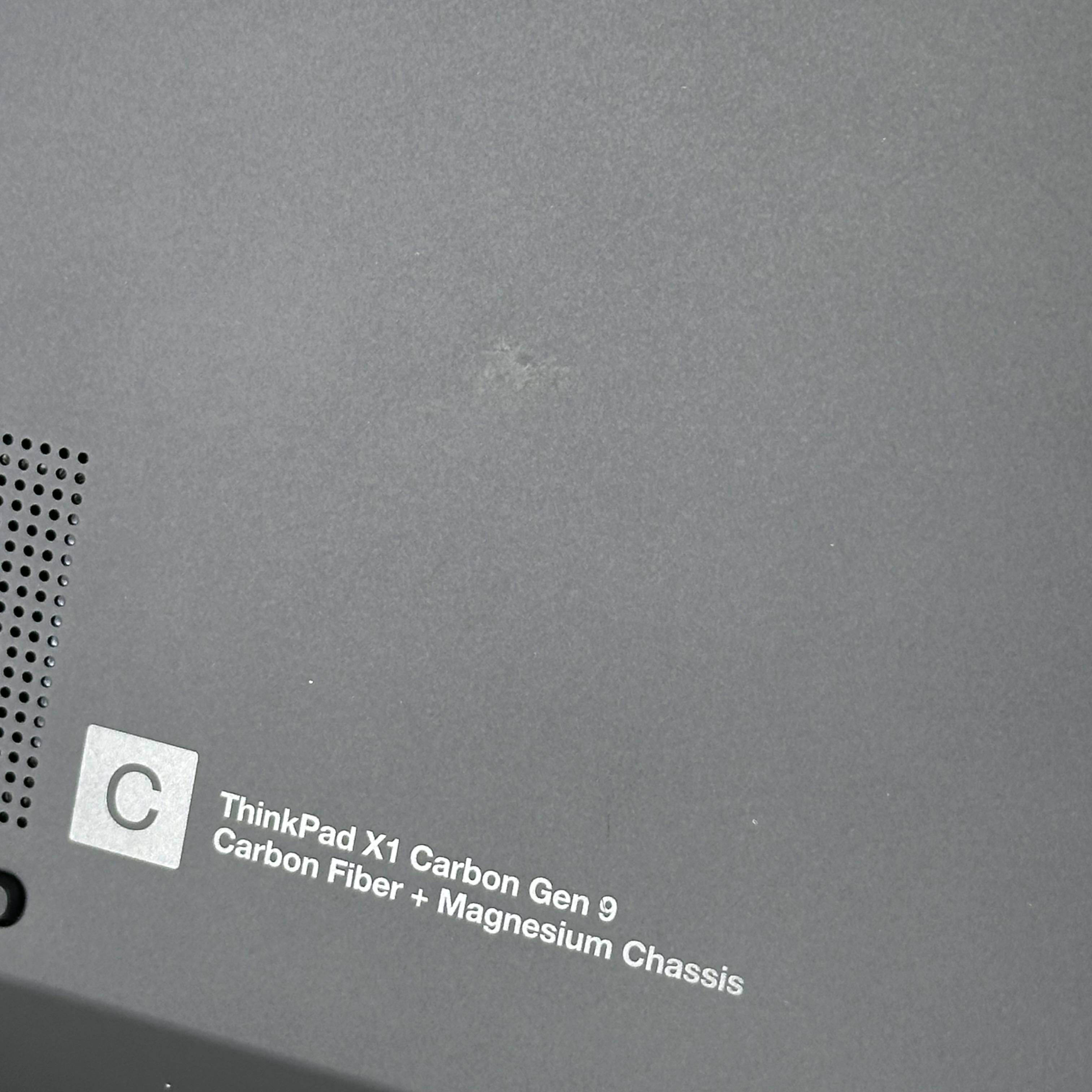 Lenovo ThinkPad X1 Carbon Gen 9 14 Black 2.6 GHz Intel Core i5 11th Gen. 8GB RAM 256GB Solid State Drive