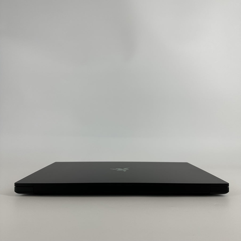 Razer Blade 18 2024 Black 2.2 GHz Intel Core i9 14th Gen. 32GB RAM 2TB Solid State Drive NVIDIA GeForce RTX 4090 16 GB