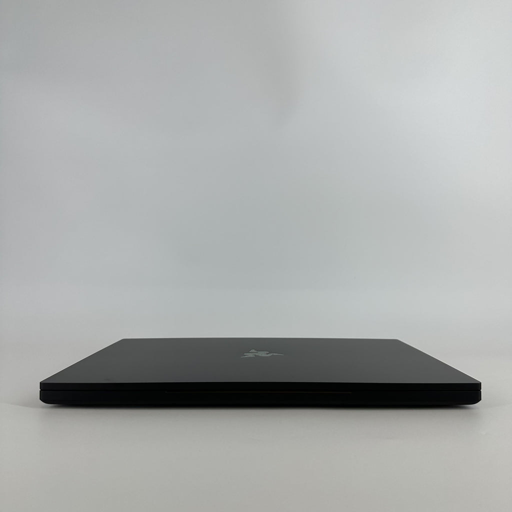 Razer Blade 18 2024 Black 2.2 GHz Intel Core i9 14th Gen. 32GB RAM 2TB Solid State Drive NVIDIA GeForce RTX 4090 16 GB