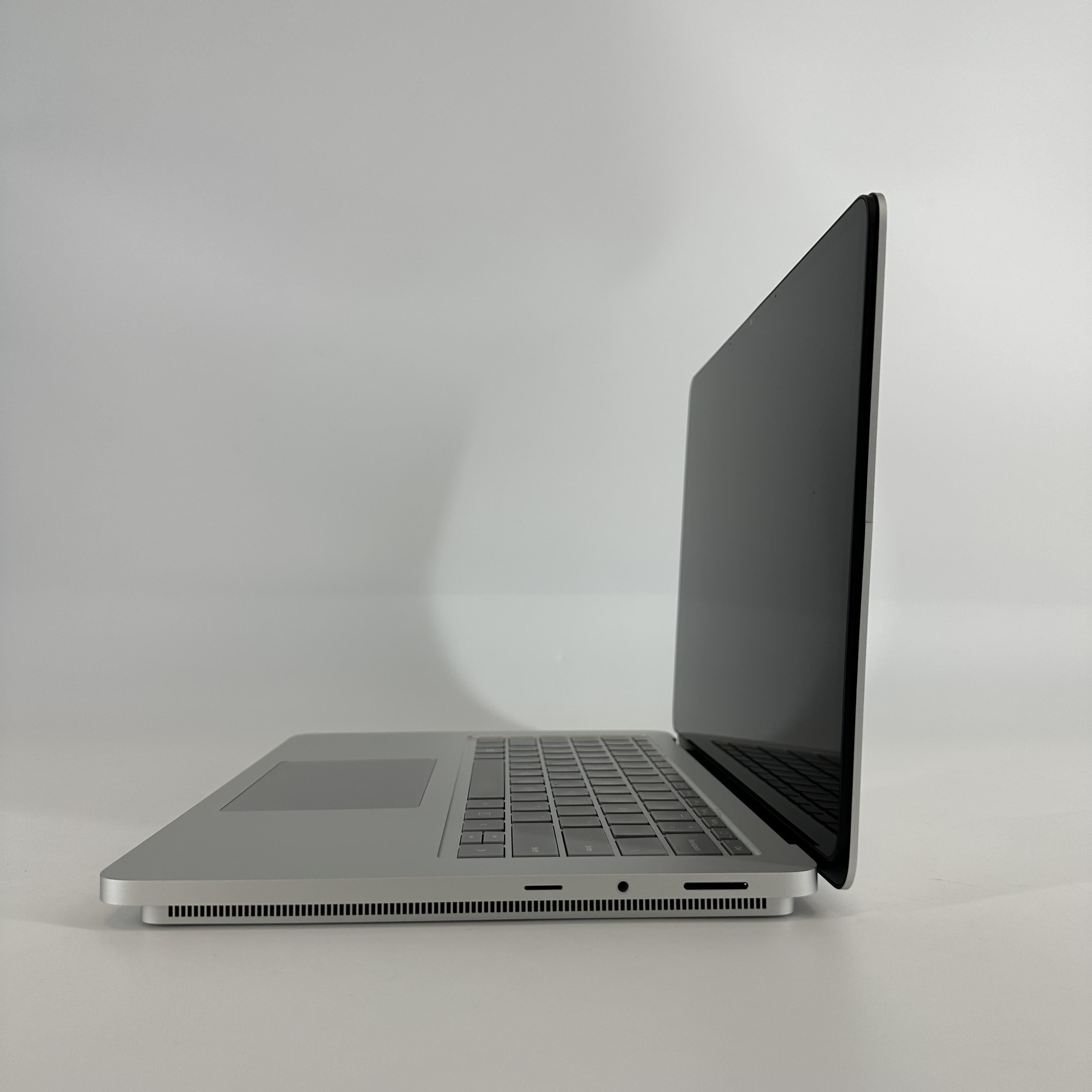 Microsoft Surface Laptop Studio 2 14.4 Silver 2.9 GHz Intel Core i7 13th Gen. 16GB RAM 512GB Solid State Drive NVIDIA GeForce RTX 4050 6 GB