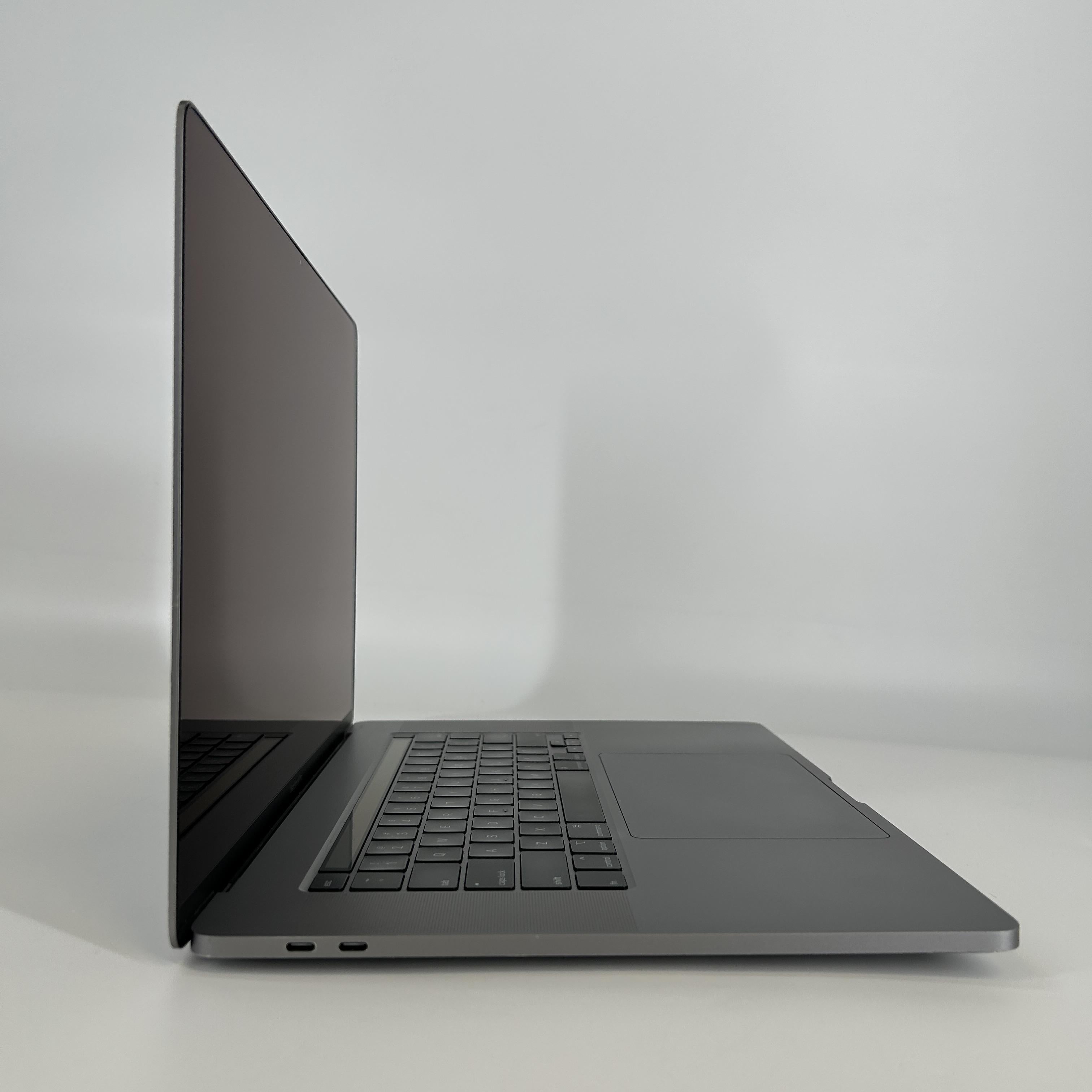 Apple MacBook Pro 16 Touch Bar 2019 Space Gray 2.4 GHz Intel Core i9 9th Gen. 32GB RAM 2TB Solid State Drive AMD Radeon Pro 5500M 8 GB