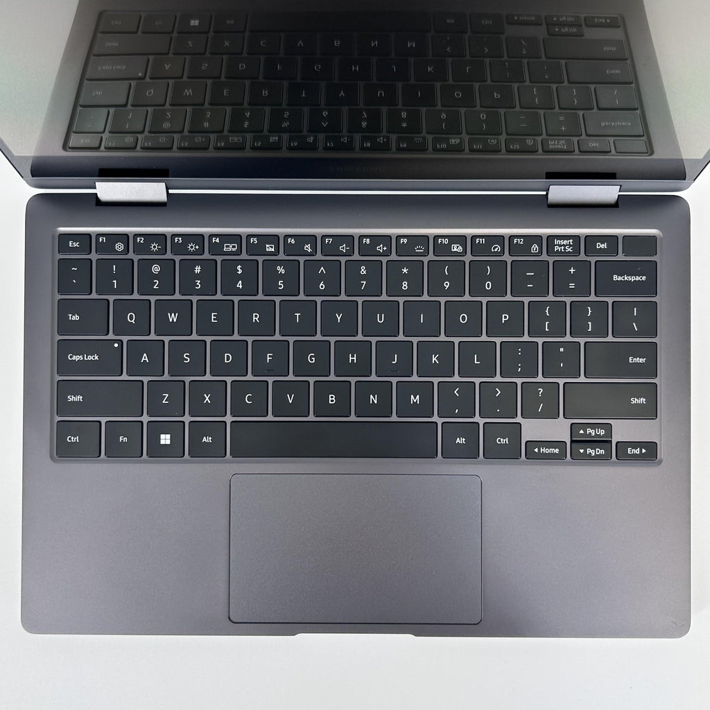 Samsung Galaxy Book2 360 13.3 Graphite WiFi 1.3 GHz Intel Core i5 12th Gen. 8GB RAM 256GB Solid State Drive