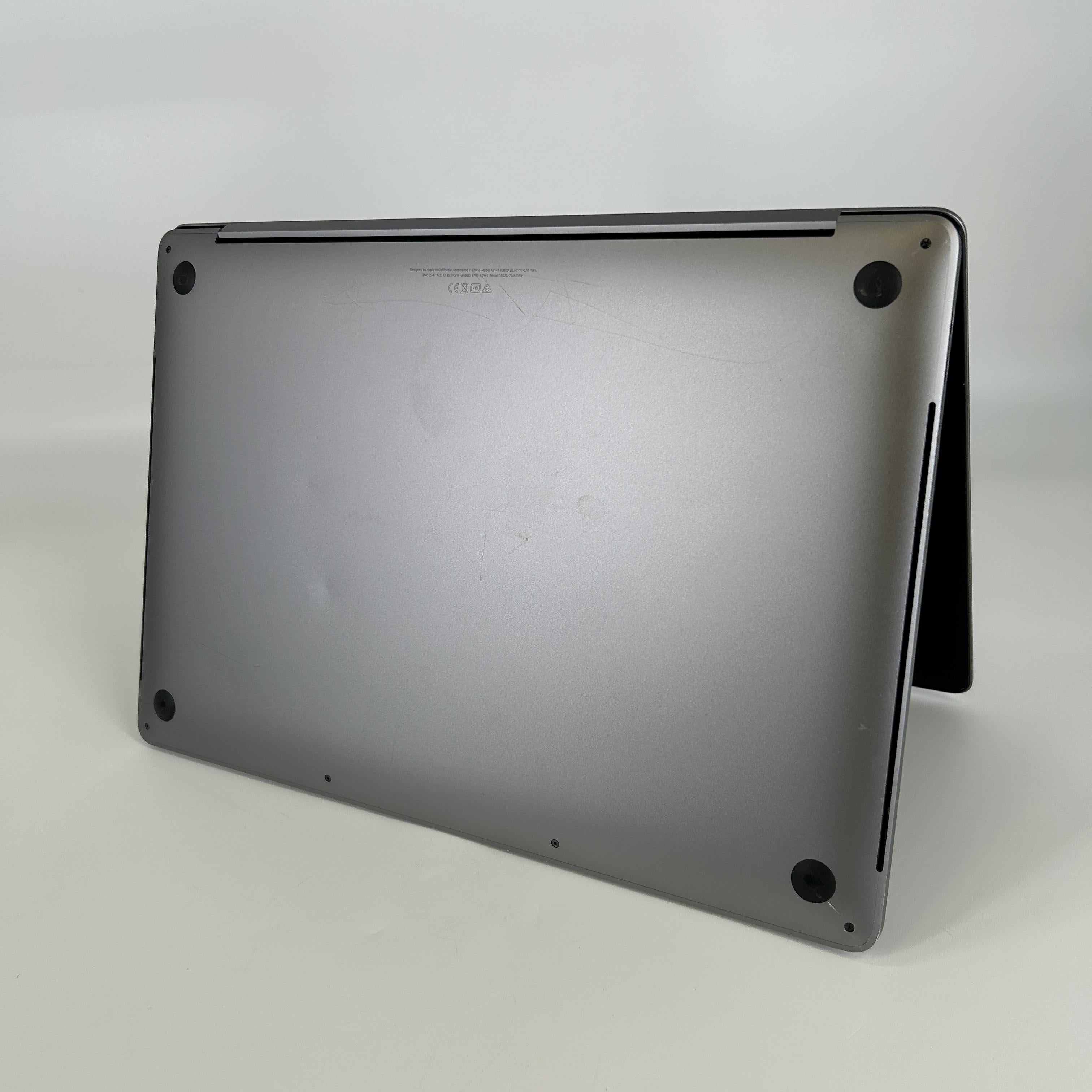 Apple MacBook Pro 16 Touch Bar 2019 Space Gray 2.4 GHz Intel Core i9 9th Gen. 32GB RAM 2TB Solid State Drive AMD Radeon Pro 5500M 8 GB