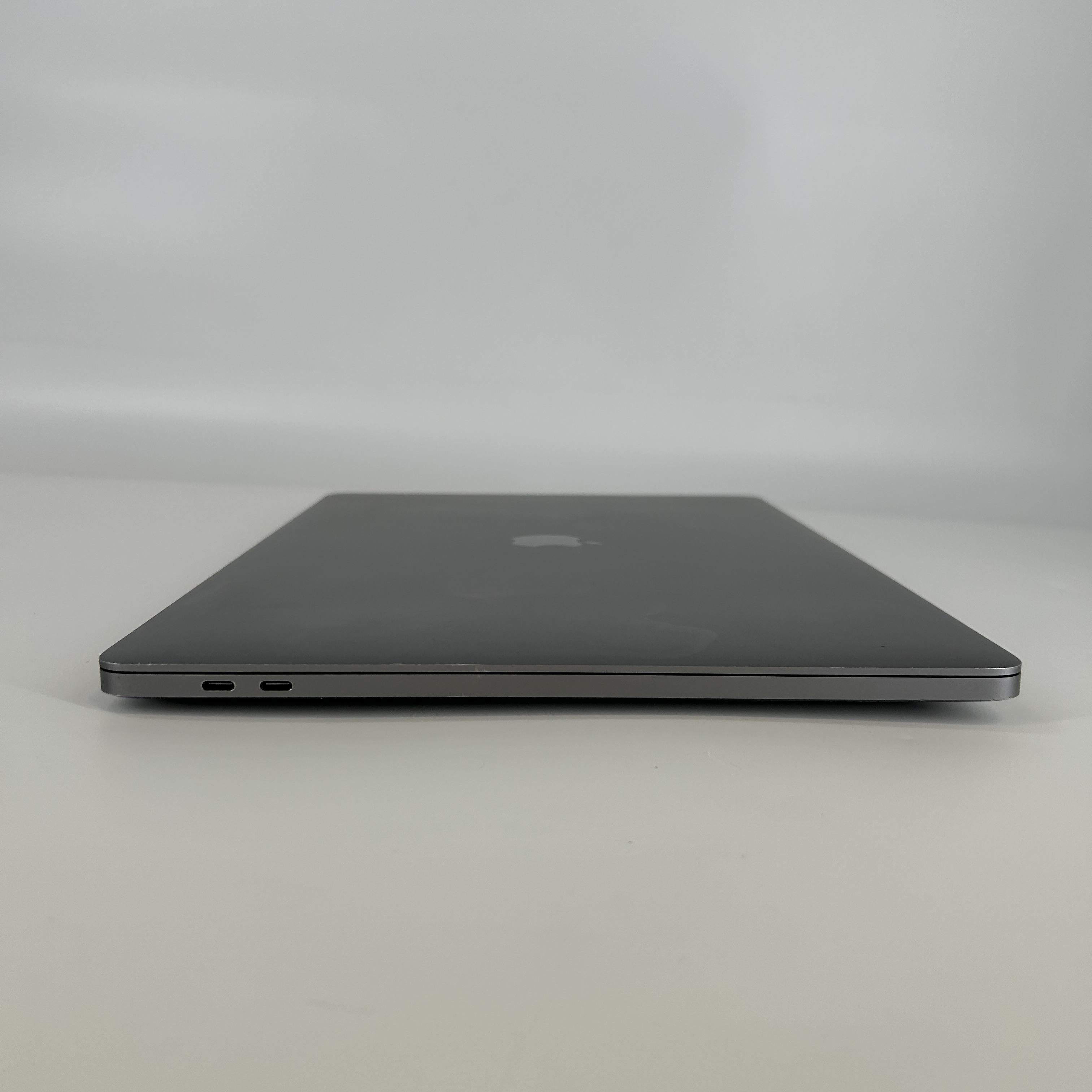Apple MacBook Pro 16 Touch Bar 2019 Space Gray 2.4 GHz Intel Core i9 9th Gen. 32GB RAM 2TB Solid State Drive AMD Radeon Pro 5500M 8 GB