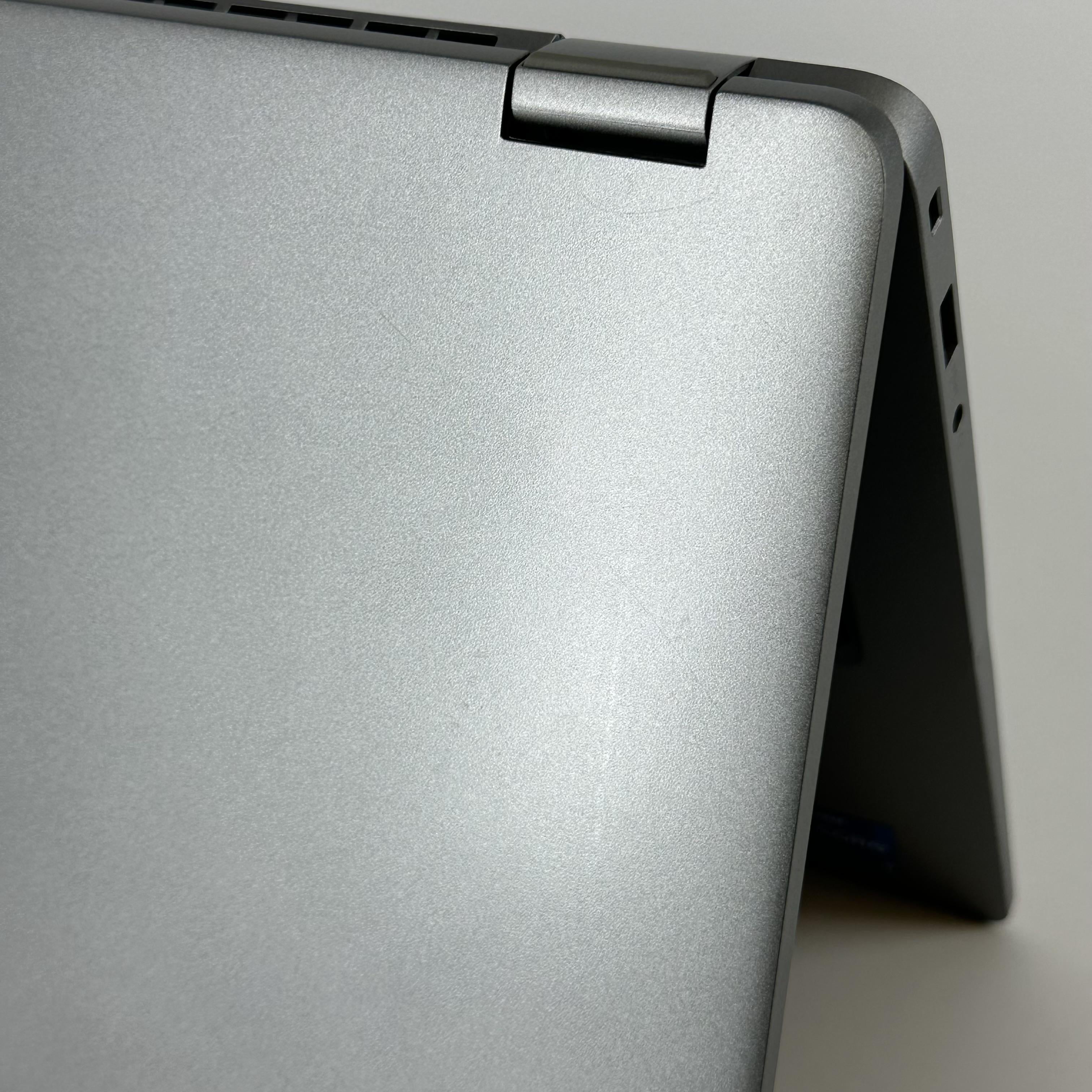 Dell Latitude 3340 13.3 Gray 1.3 GHz Intel Core i5 13th Gen. 8GB RAM 256GB Solid State Drive